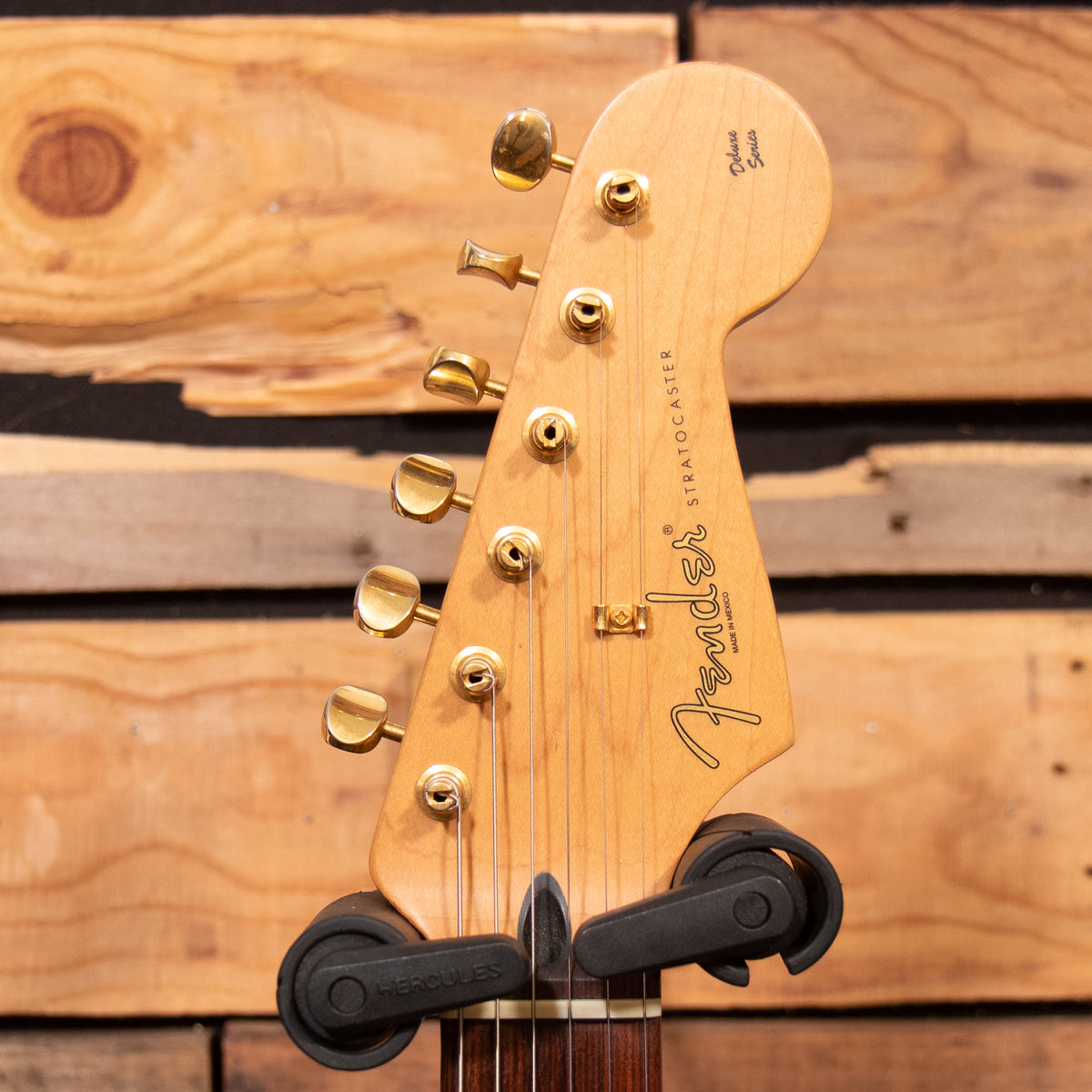 Fender Deluxe Players Stratocaster - Sapphire Blue Transparent