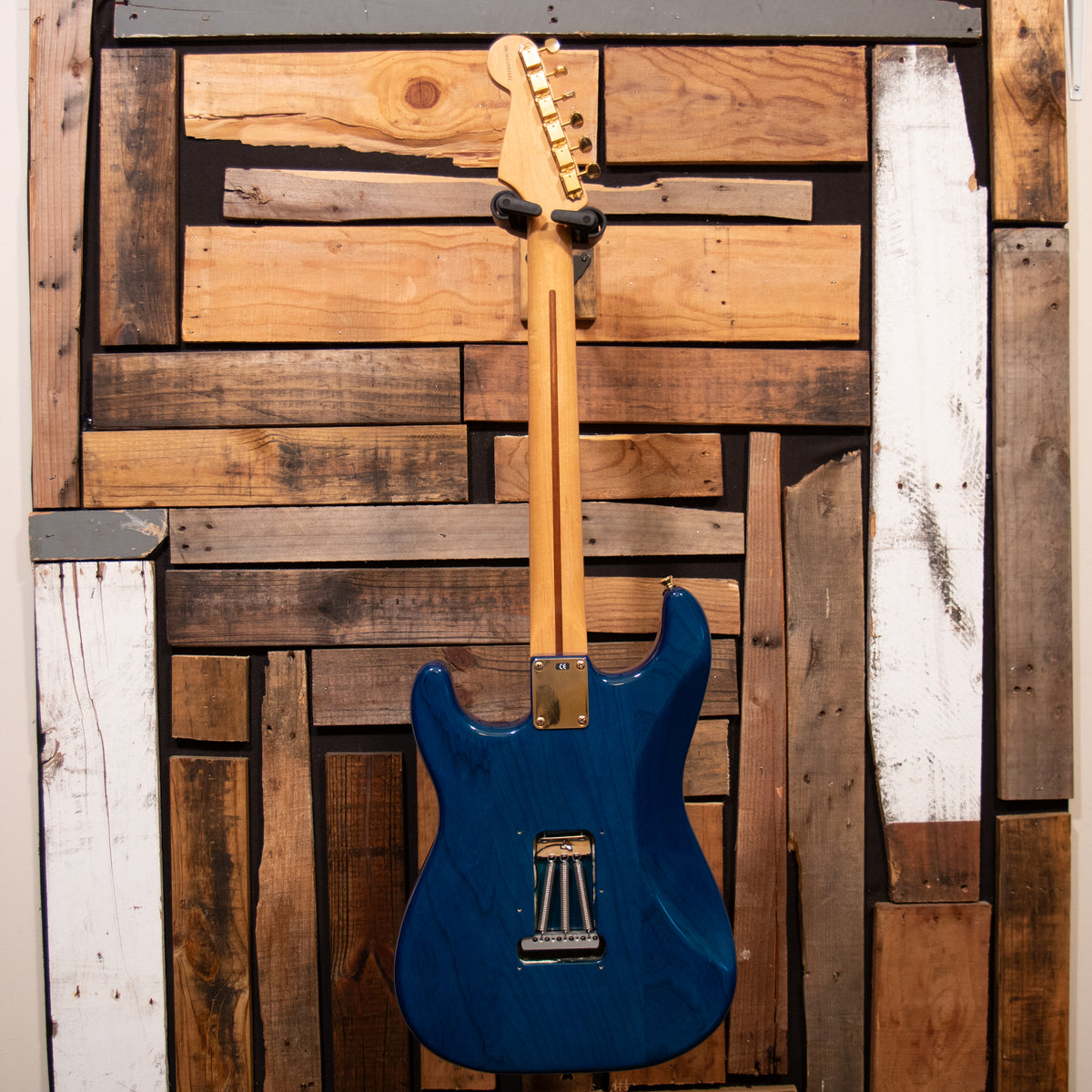 Fender Deluxe Players Stratocaster - Sapphire Blue Transparent