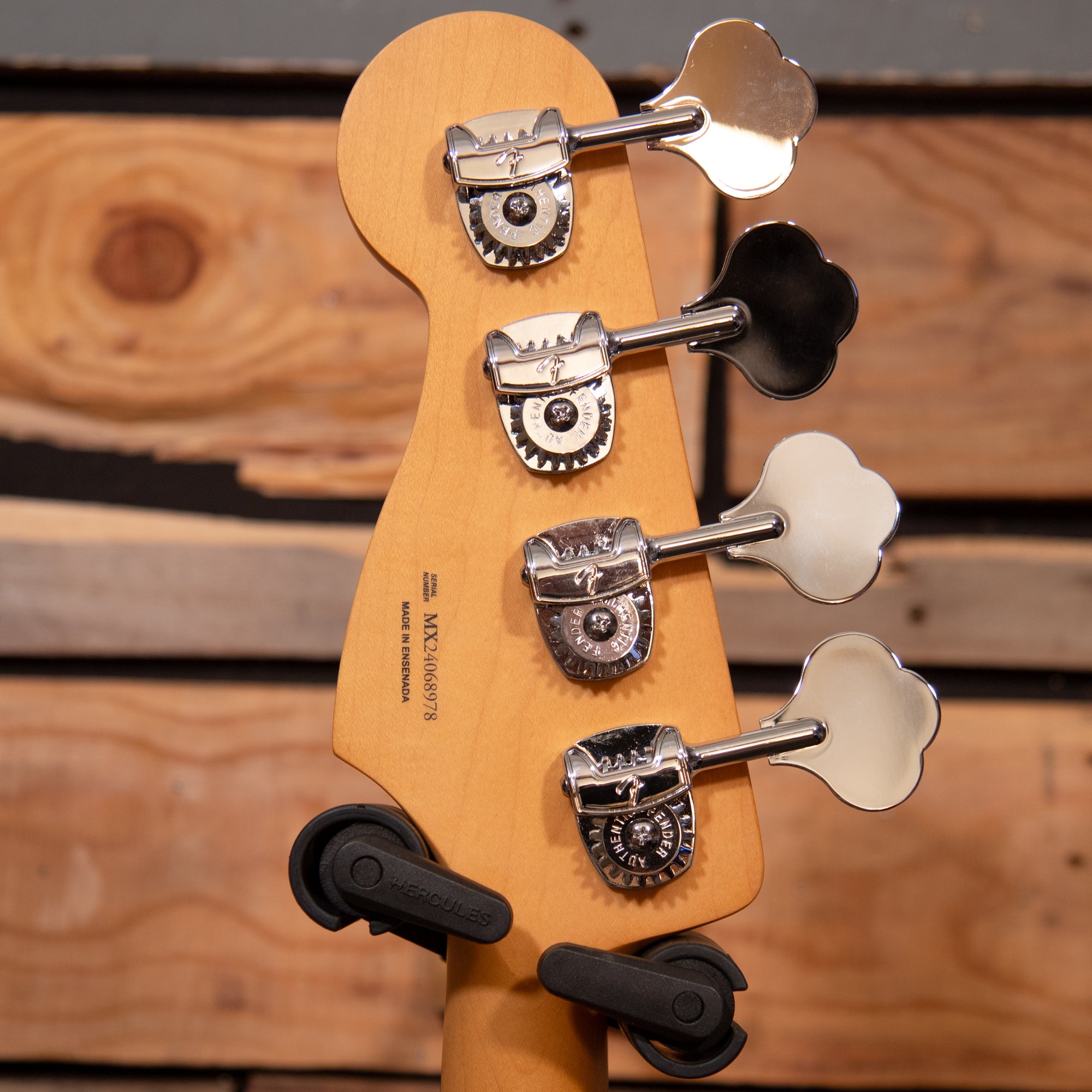 Fender Limited Edition Mark Hoppus Jaguar Bass
