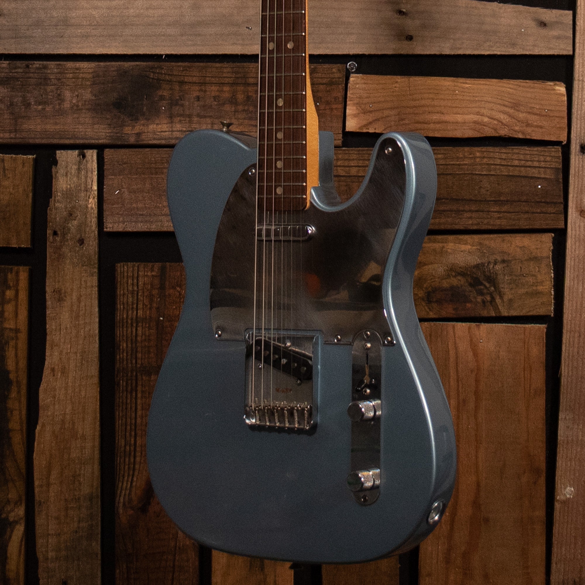 Fender Chrissie Hynde Roadworn Telecaster Ice Blue Metallic - Demo