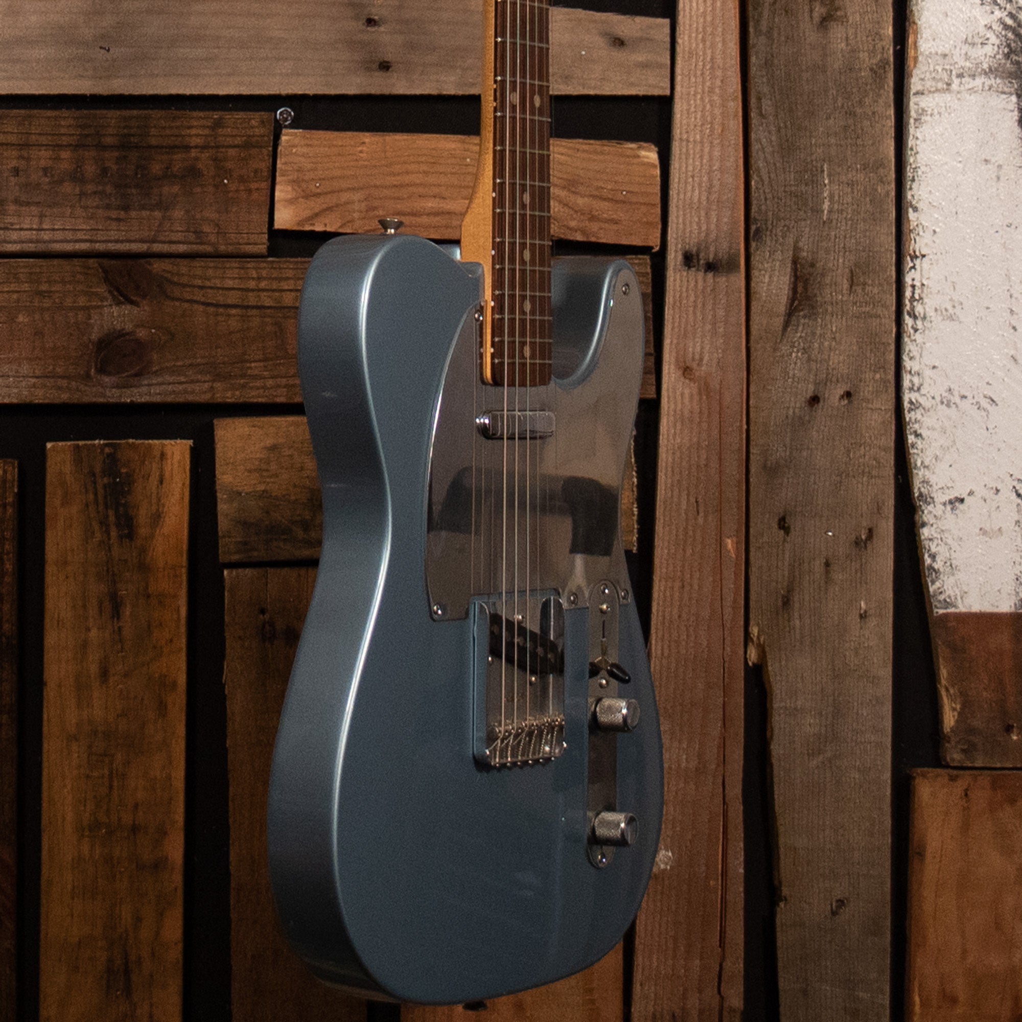 Fender Chrissie Hynde Roadworn Telecaster Ice Blue Metallic - Demo