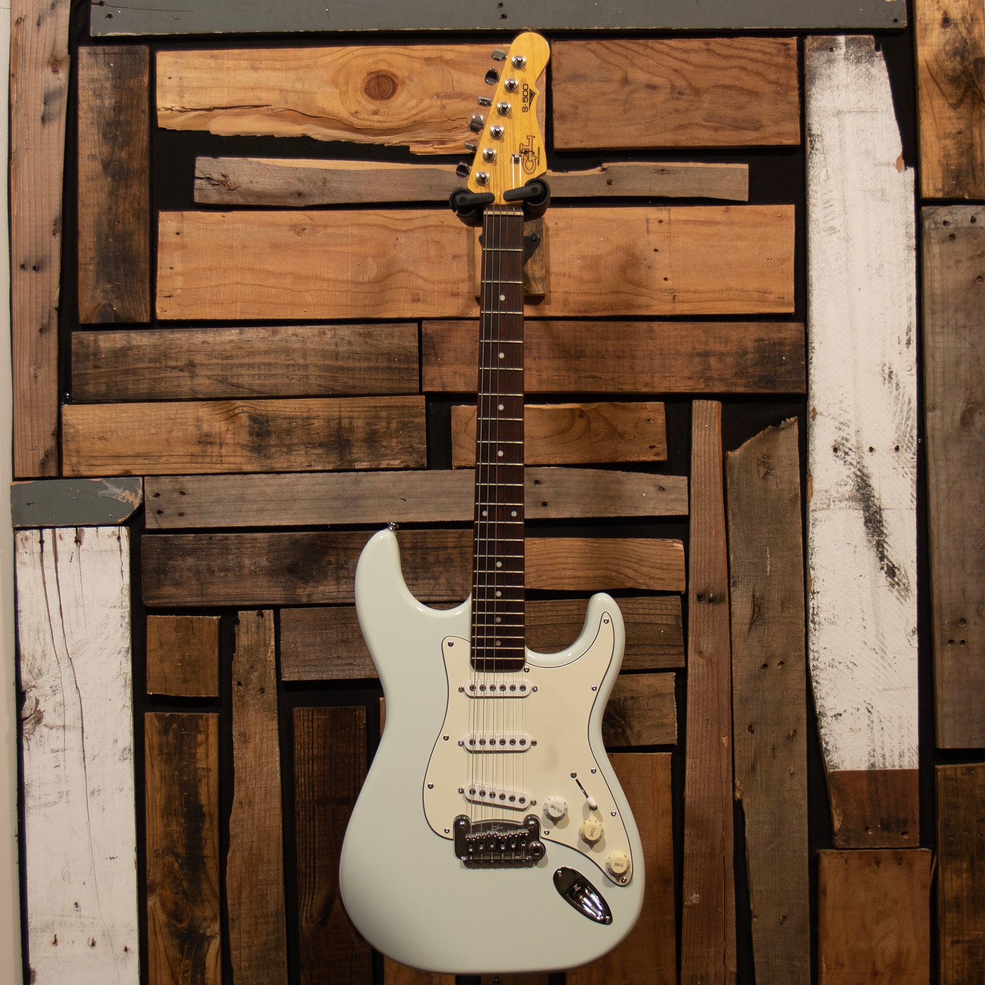 G&L S-500 Tribute　かなり美品です。 G&L Introduces the Tribute Series S-500 - Premier Guitar