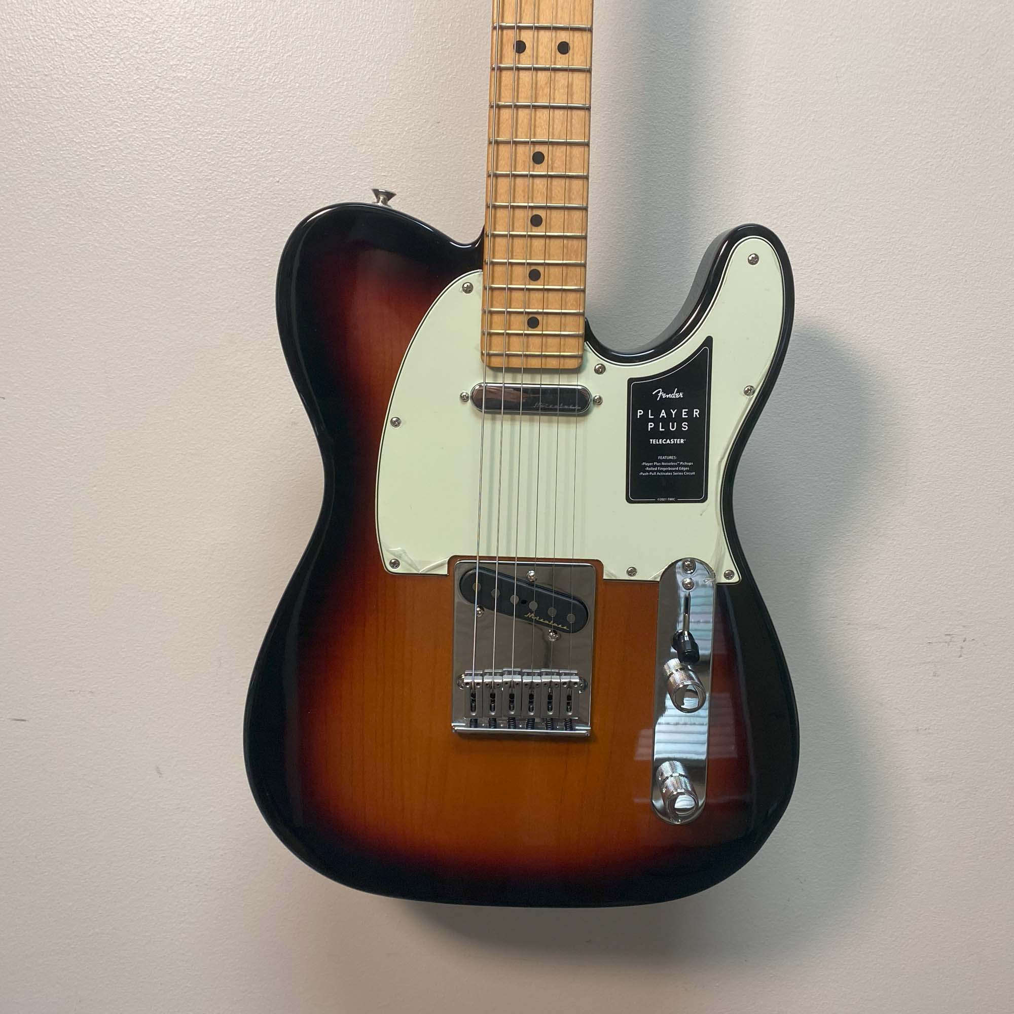Fender Player Plus Telecaster 3-Tone Sunburst w/DLX Gigbag