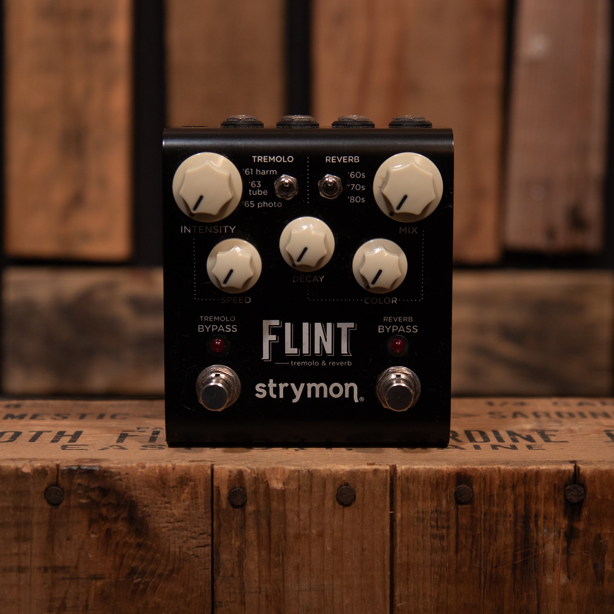 ギター Strymon FLINT v1 strymon | FLINT（Gen1） | トレモロ＆リバーブ | 生産完了品