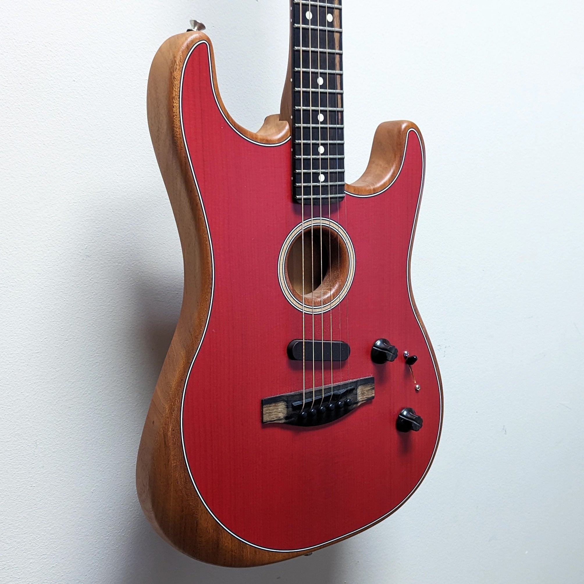 Fender American Acoustasonic Stratocaster Dakota Red Acoustic/Electric Guitar