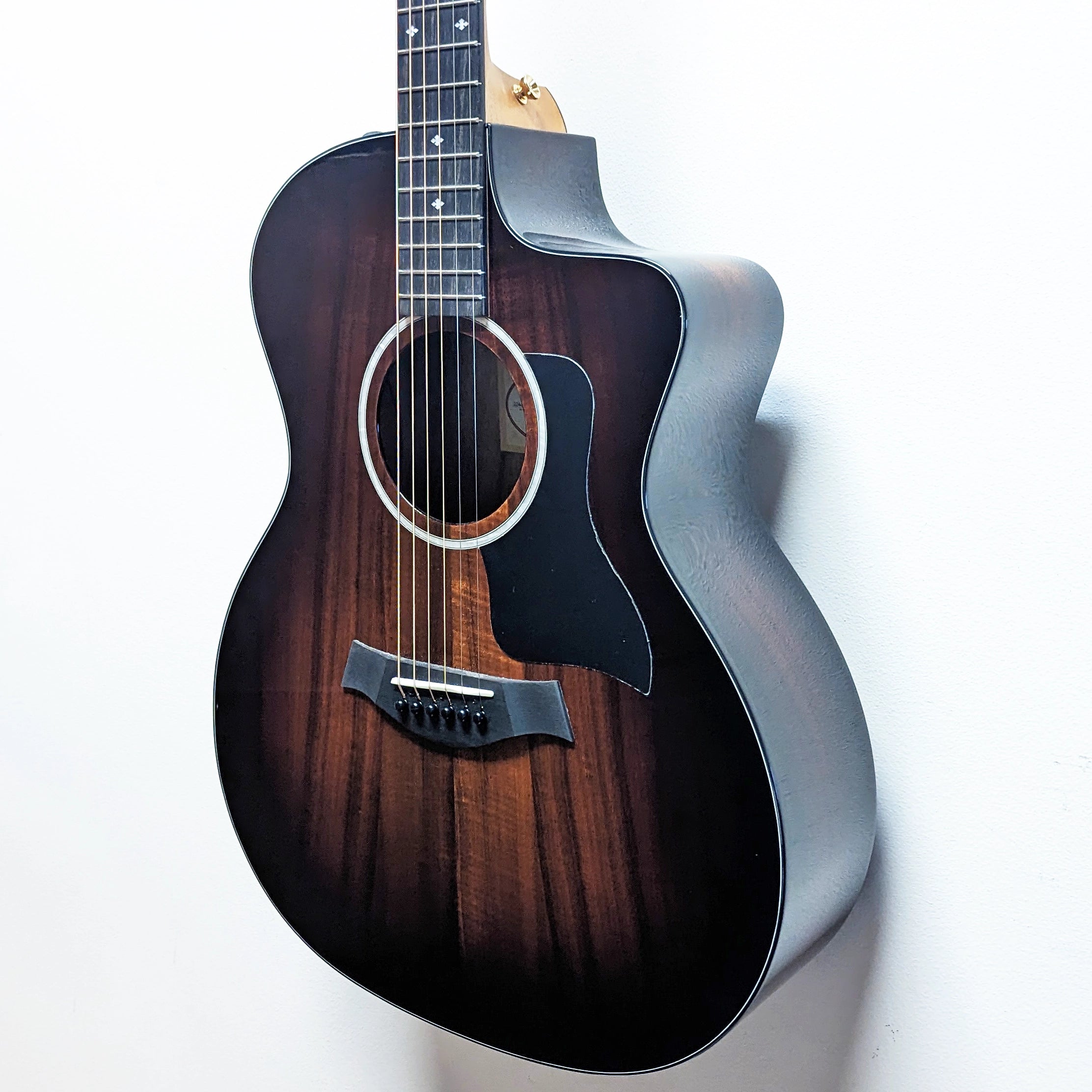 Taylor 224ce Koa Deluxe Acoustic-Electric Guitar w/OHSC *B-stock*