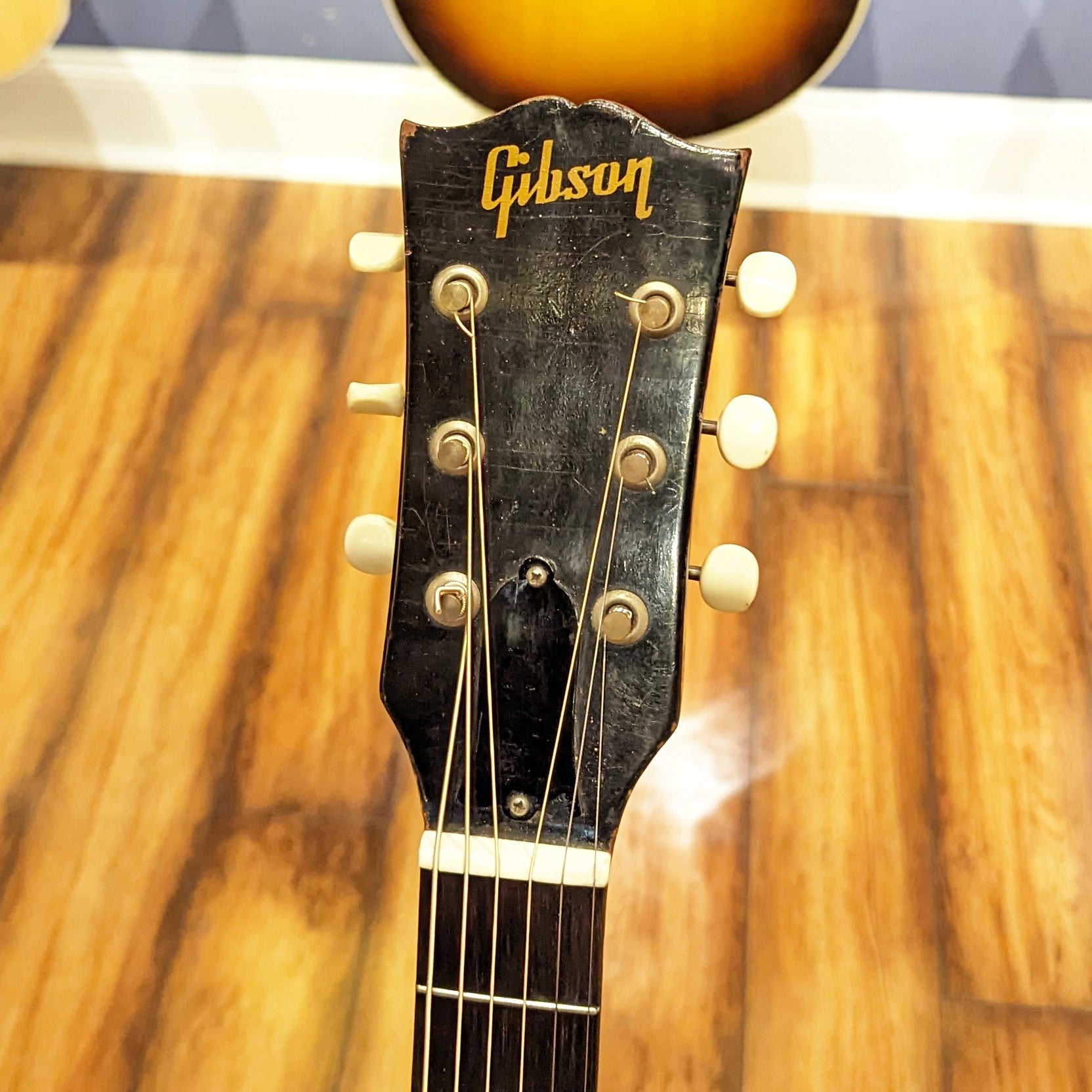 Gibson LG-2 Acoustic Guitar Sunburst 1948 w/ HSC