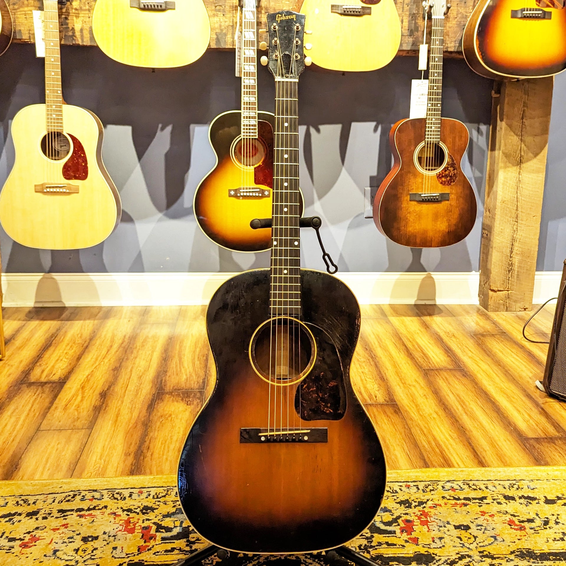 40s-gibson-lg2-5.webp?v=