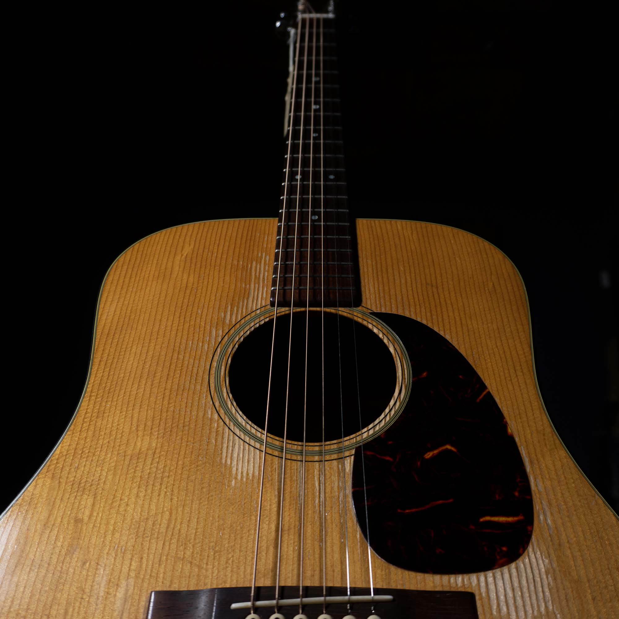 Martin D-18 Acoustic Guitar 1967 w/ HSC