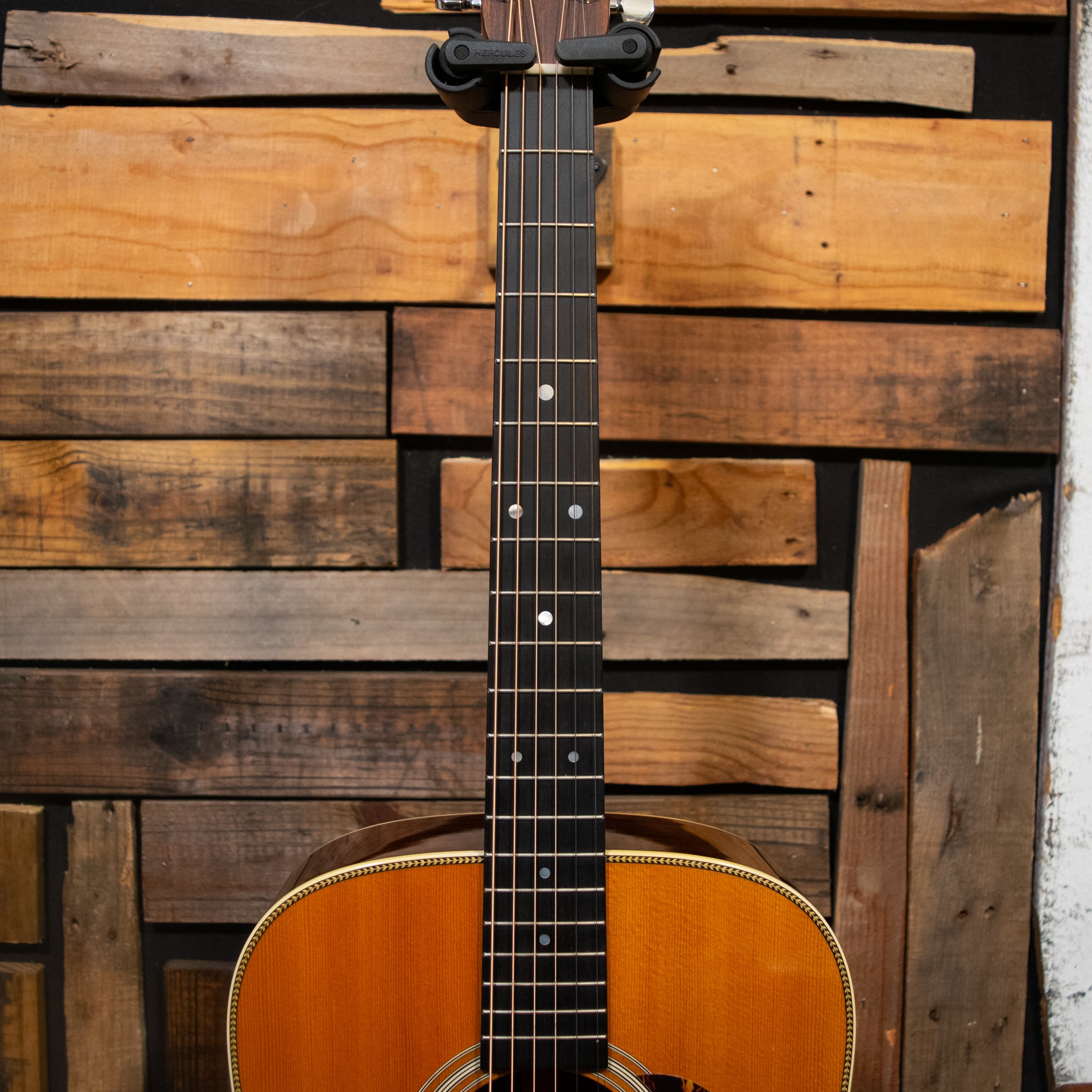 Martin HD-28, 2002