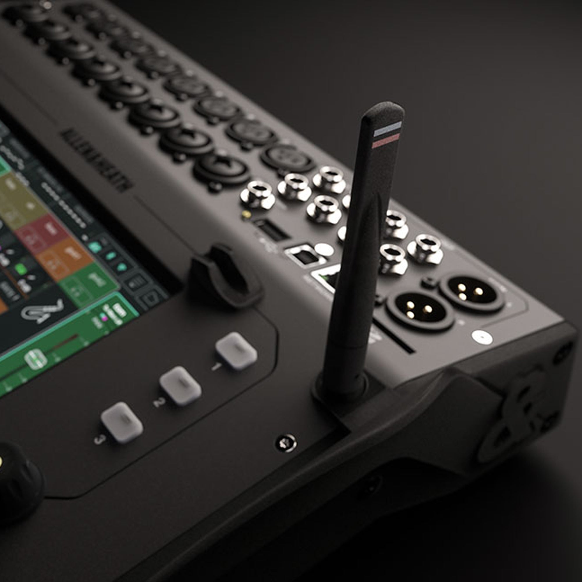 デジタルミキサー ALLEN&HEATH CQ-18T Allen & Heath CQ-18T 16-channel Digital Mixer | Sweetwater