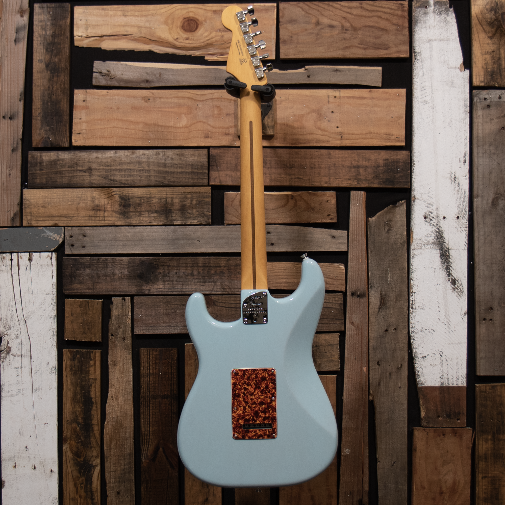 Fender Limited Edition American Professional II Stratocaster Thinline - Daphne Blue