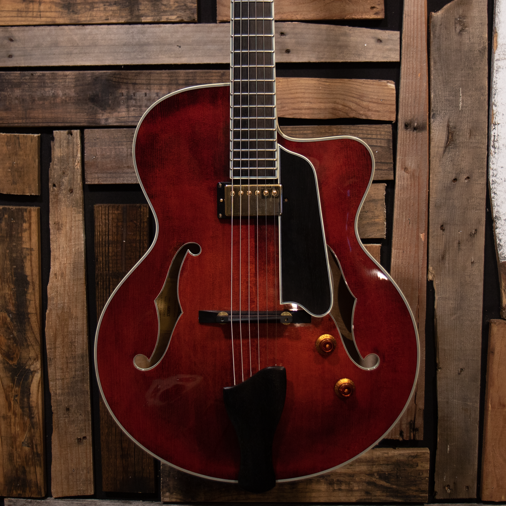 Eastman AR805CE Archtop - Classic