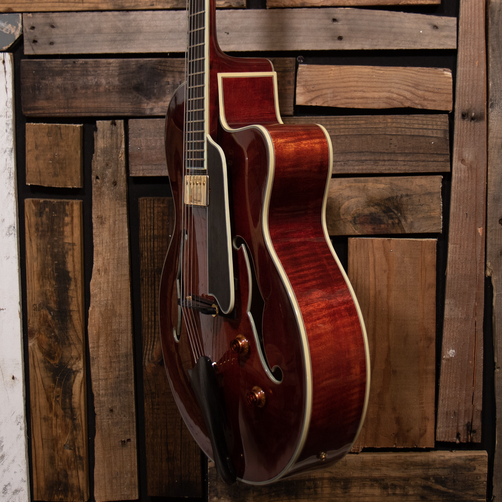 Eastman AR805CE Archtop - Classic