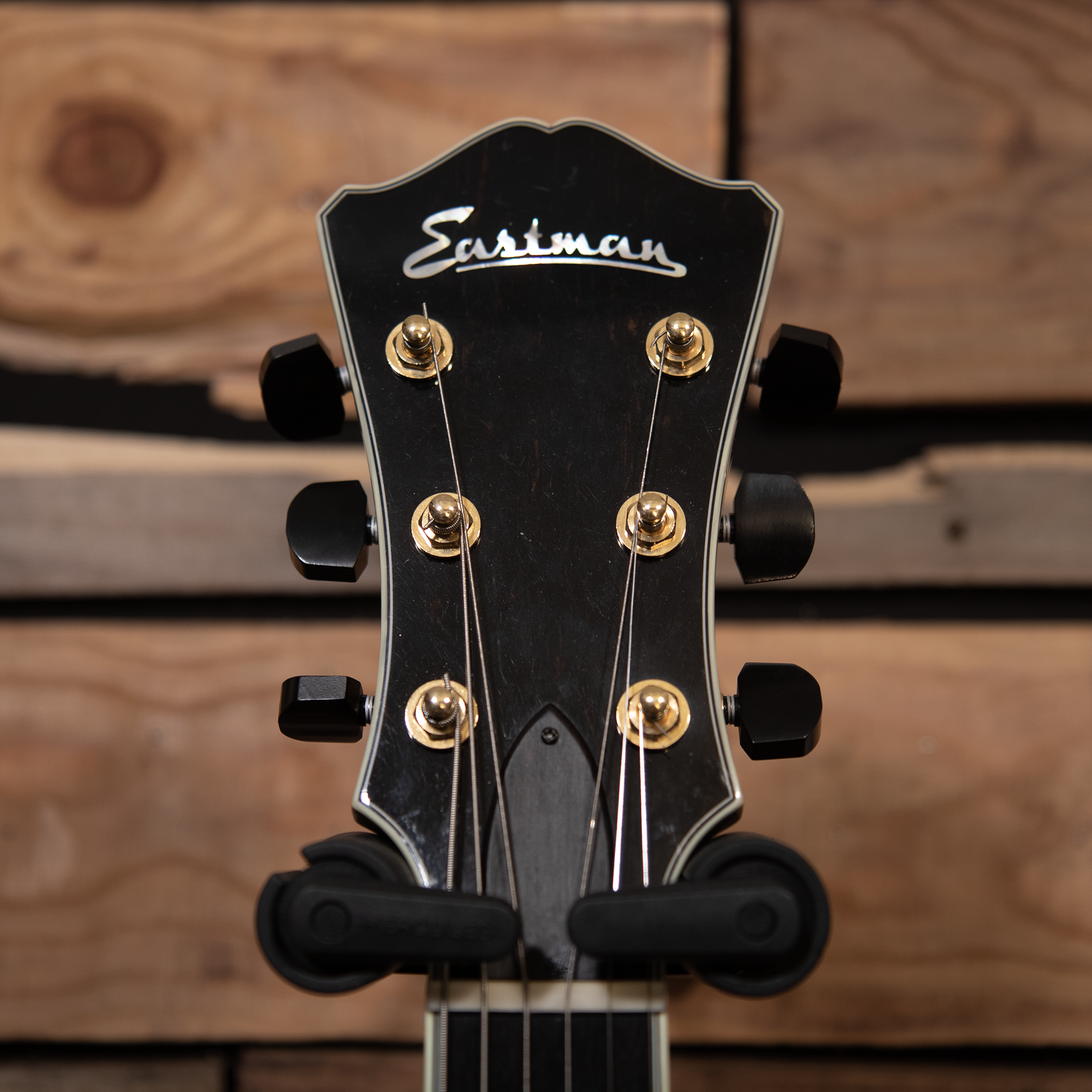 Eastman AR805CE Archtop - Classic