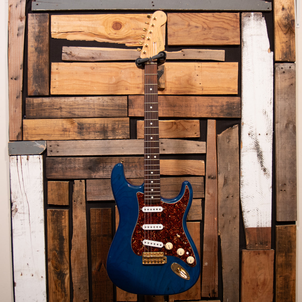 Fender Deluxe Players Stratocaster - Sapphire Blue Transparent