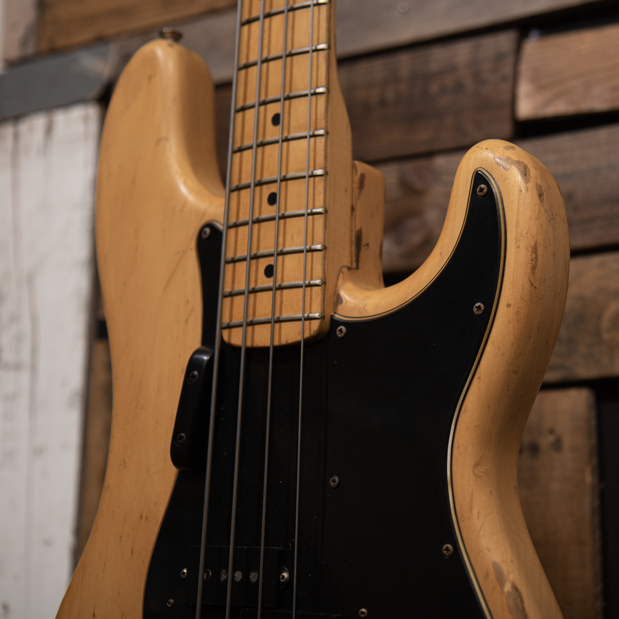 1975 Fender Precision Bass - Natural