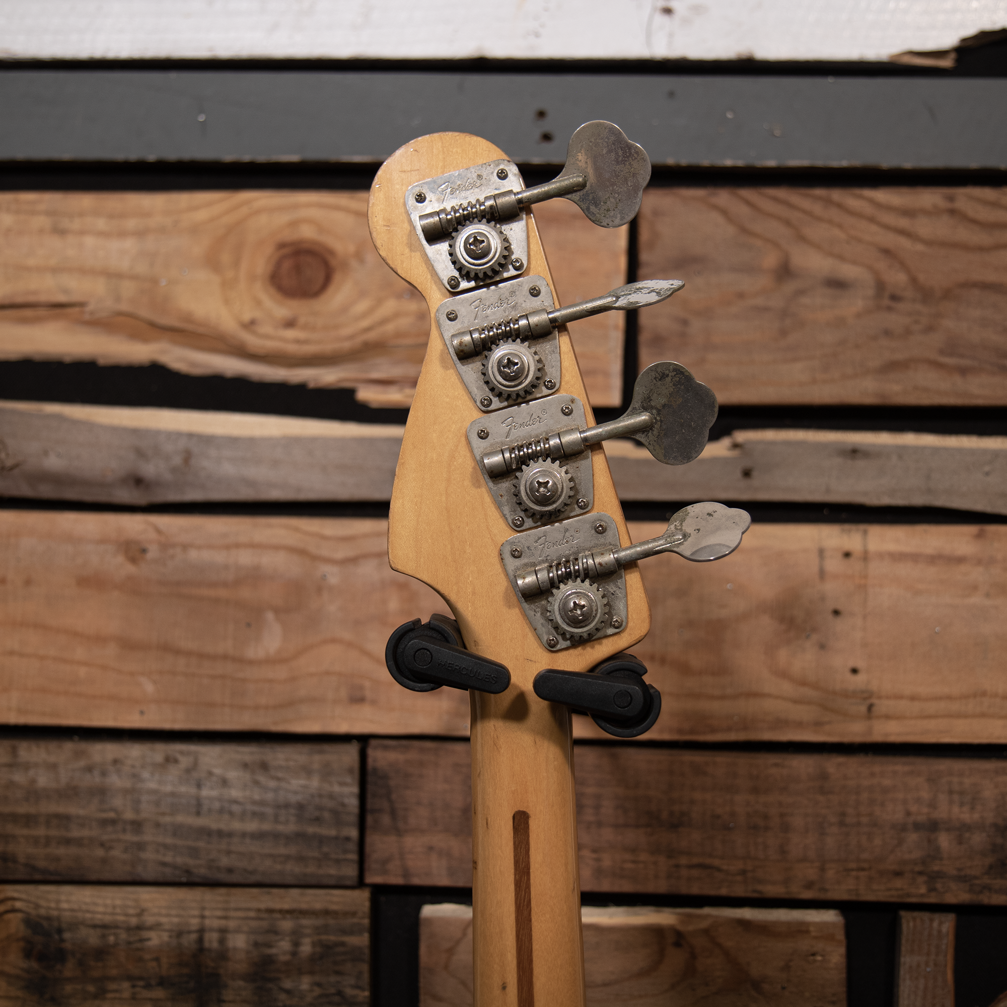 1975 Fender Precision Bass - Natural