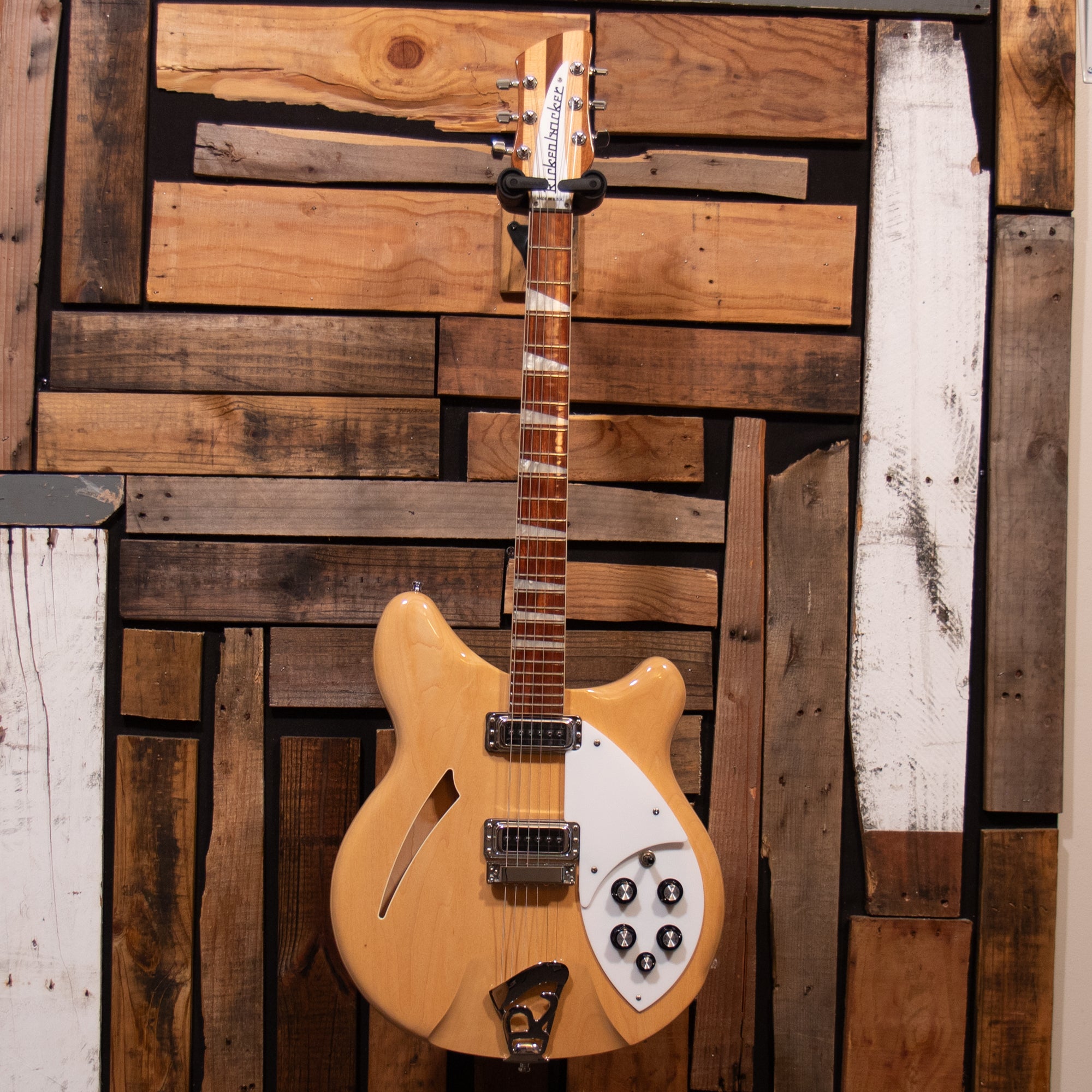 Rickenbacker 360 - Mapleglo
