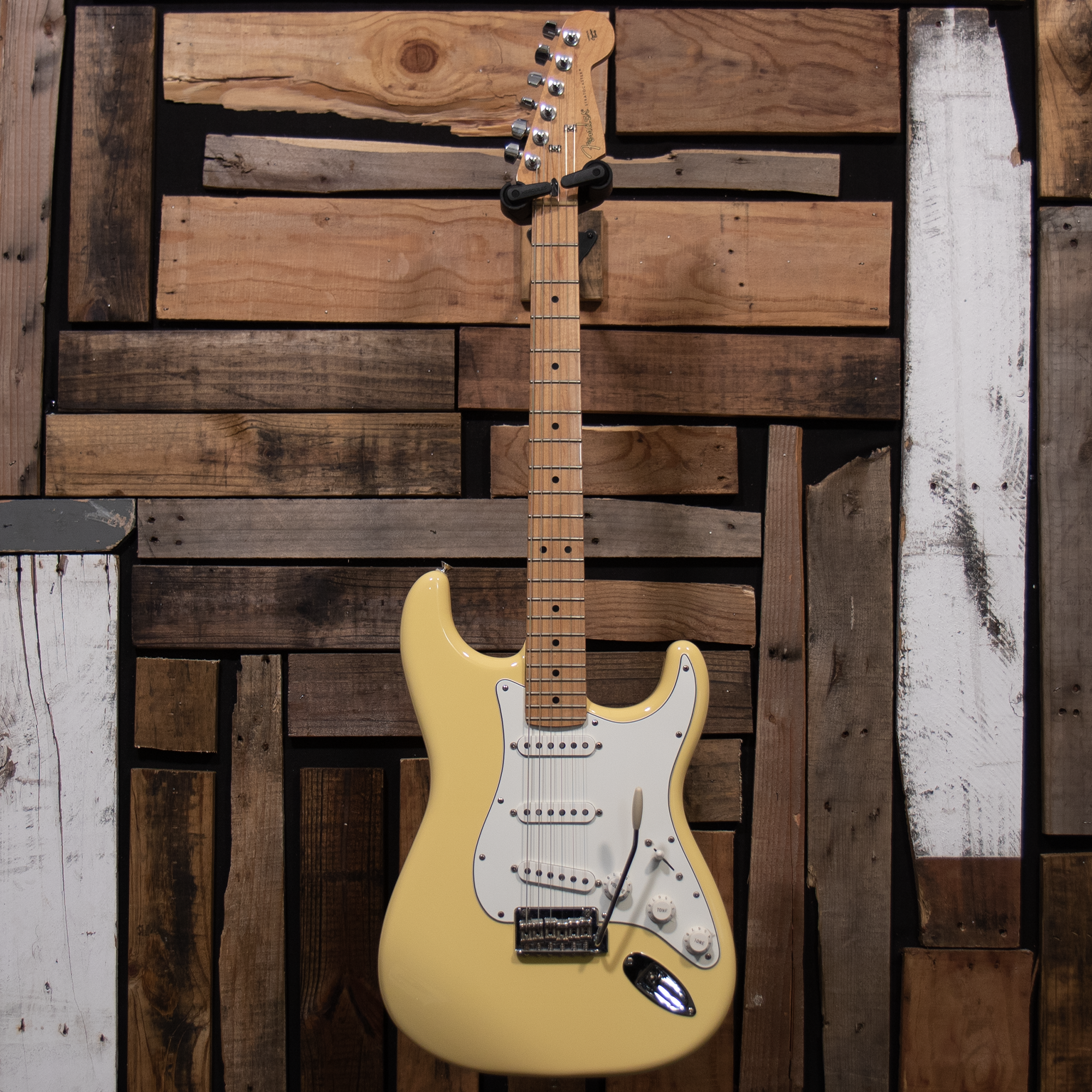 2020 Fender Player Stratocaster - Buttercream