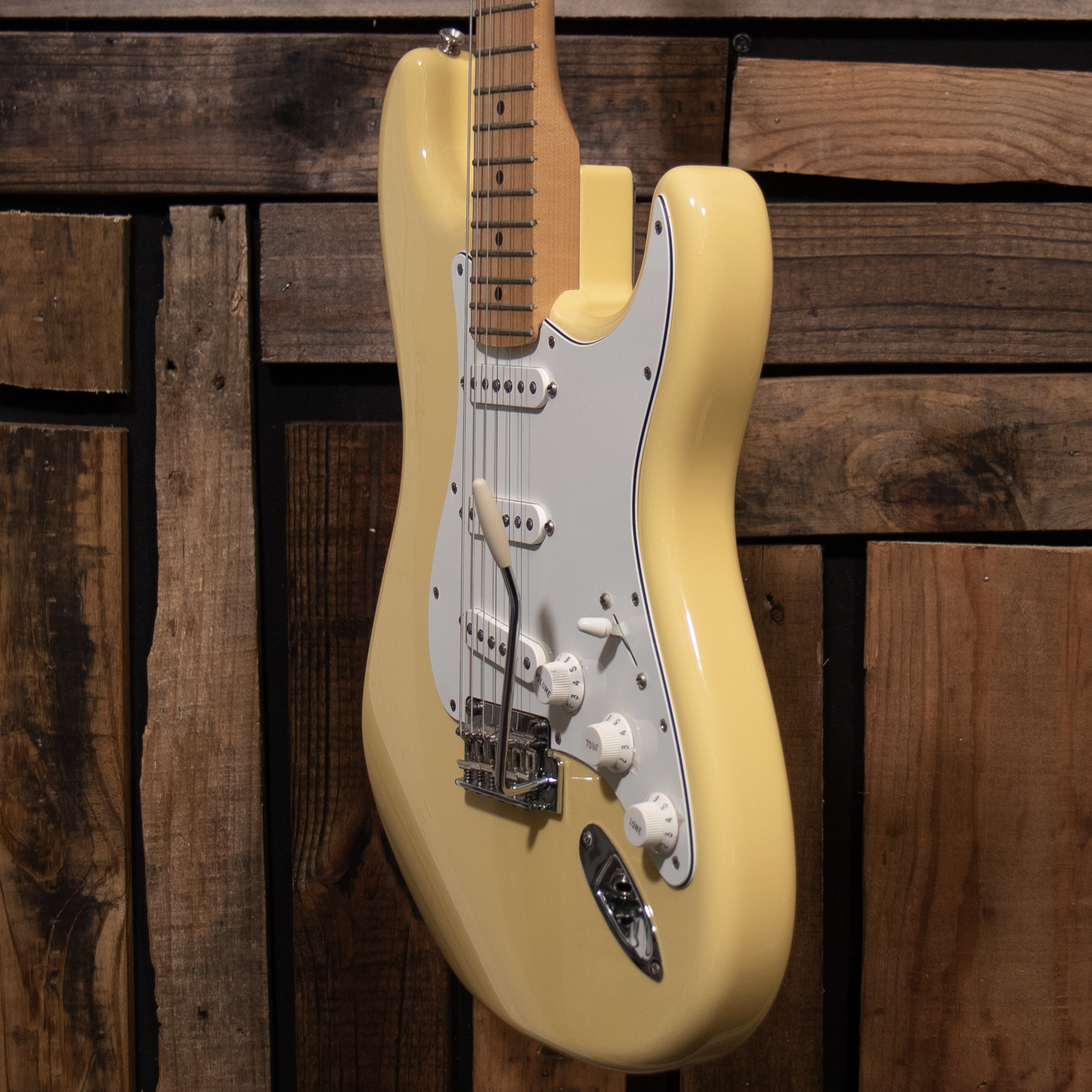 2020 Fender Player Stratocaster - Buttercream