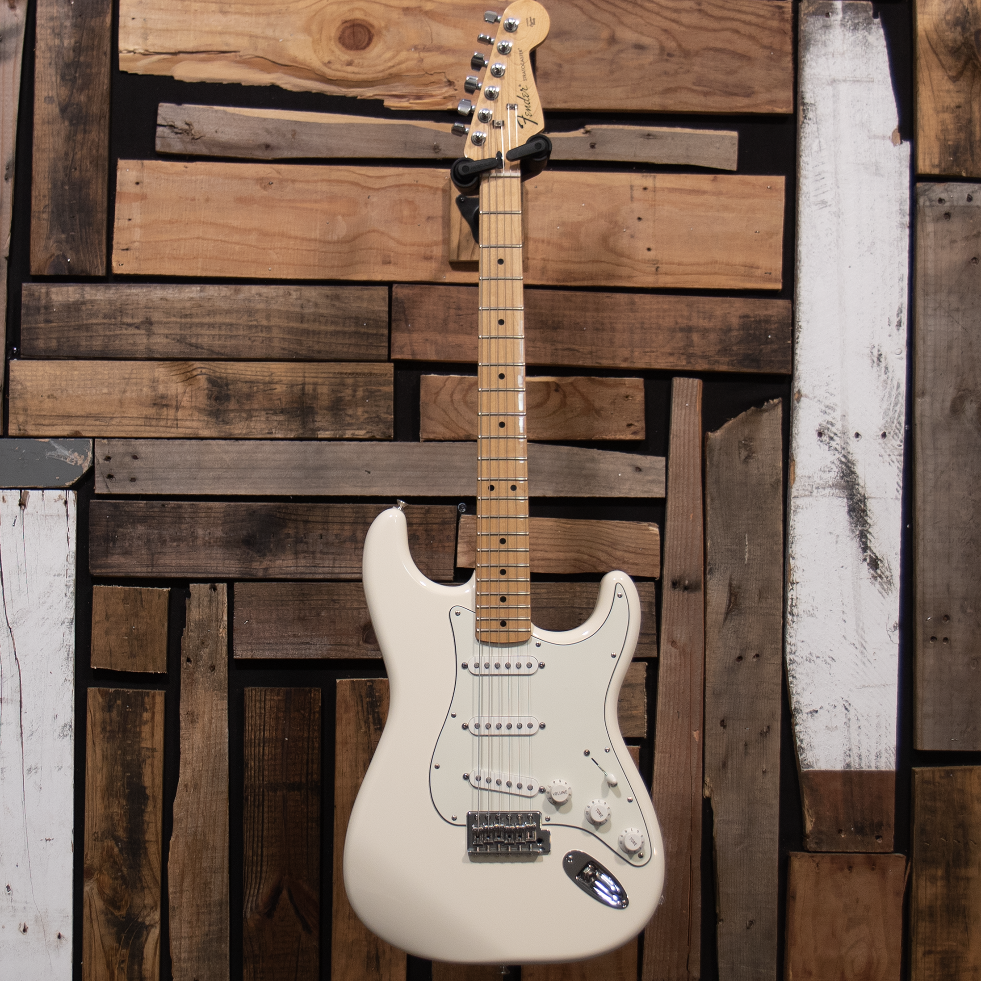 2012 Fender Mexican Standard Stratocaster - Arctic White