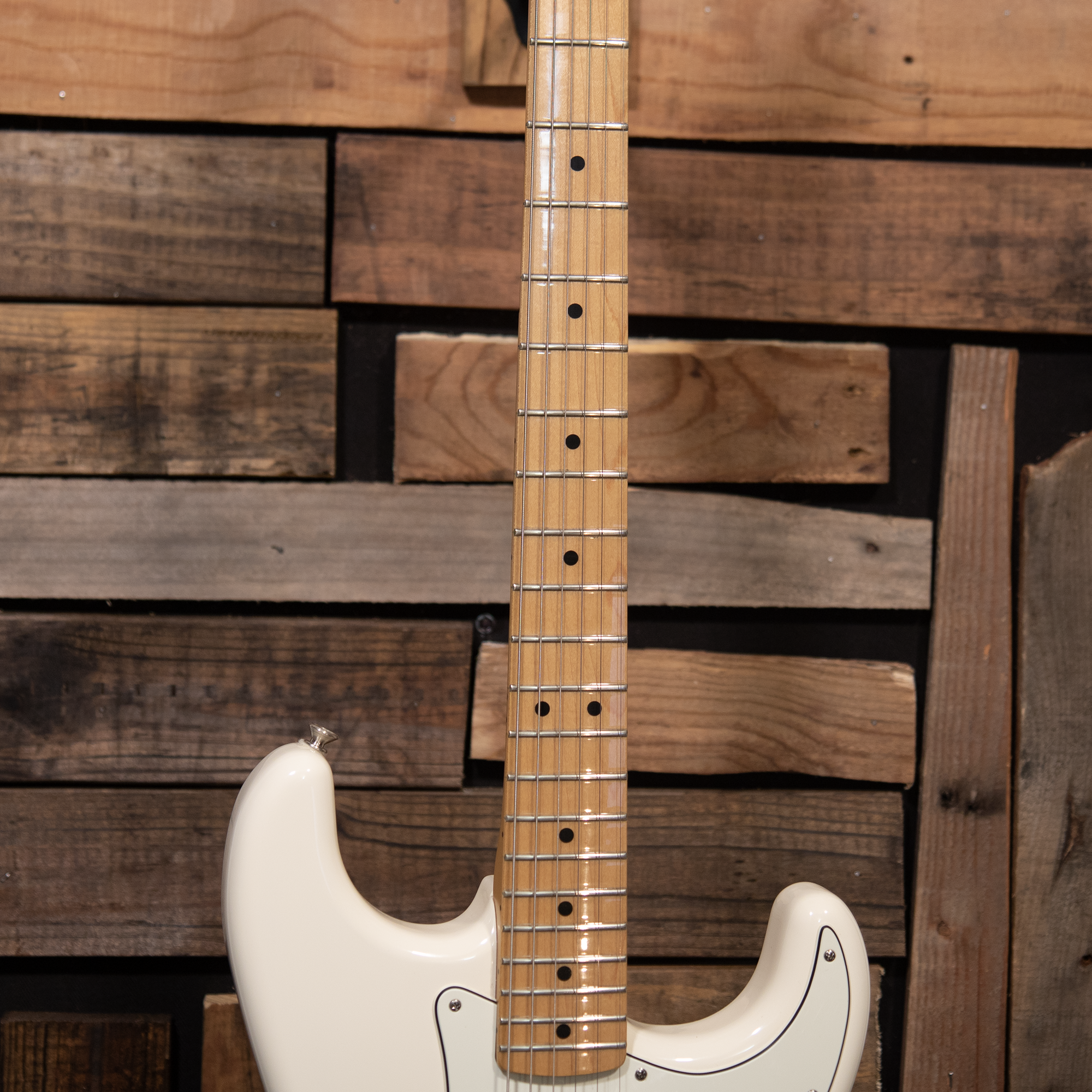 2012 Fender Mexican Standard Stratocaster - Arctic White