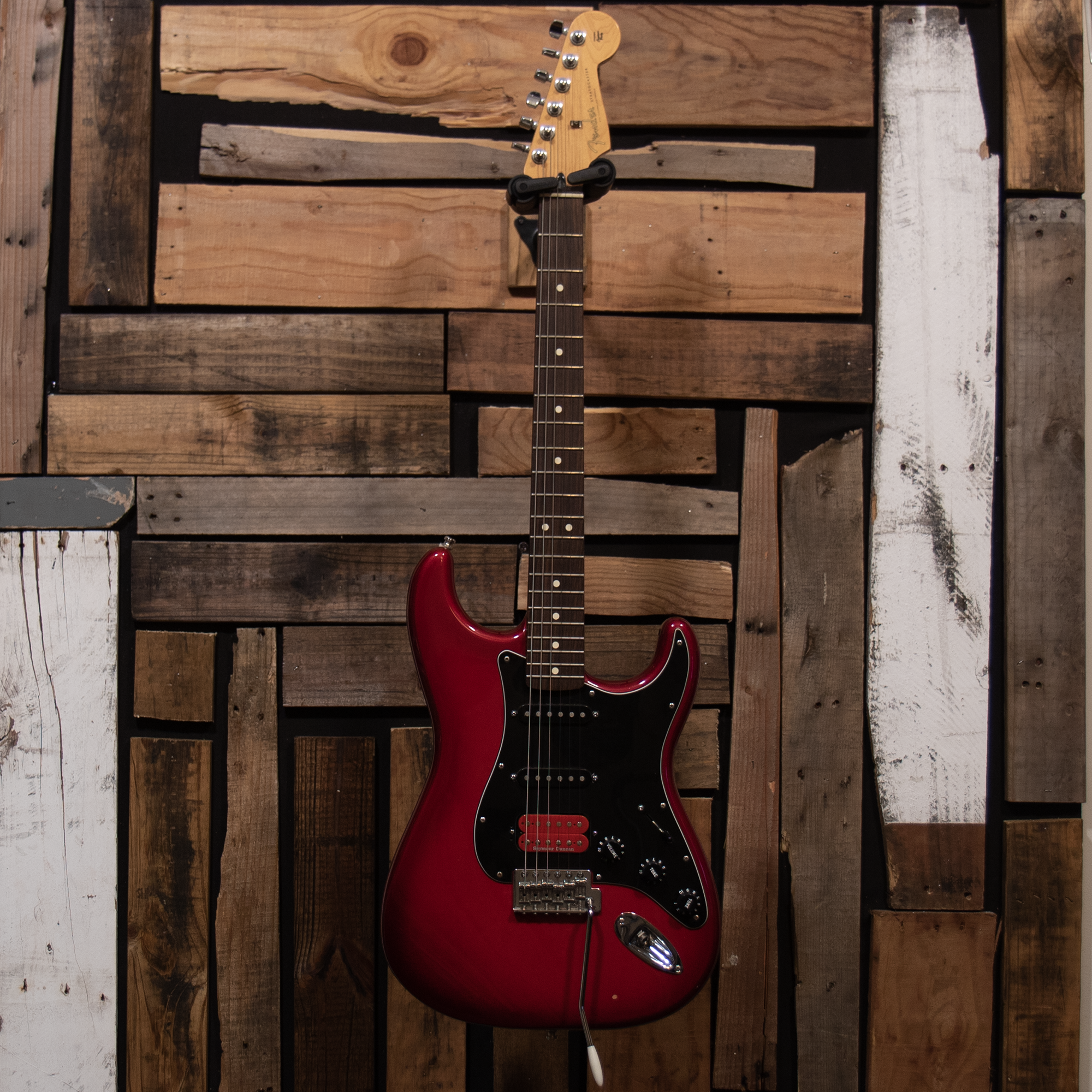 Fender Mexican Standard Stratocaster HSS FSR - Candy Red Burst