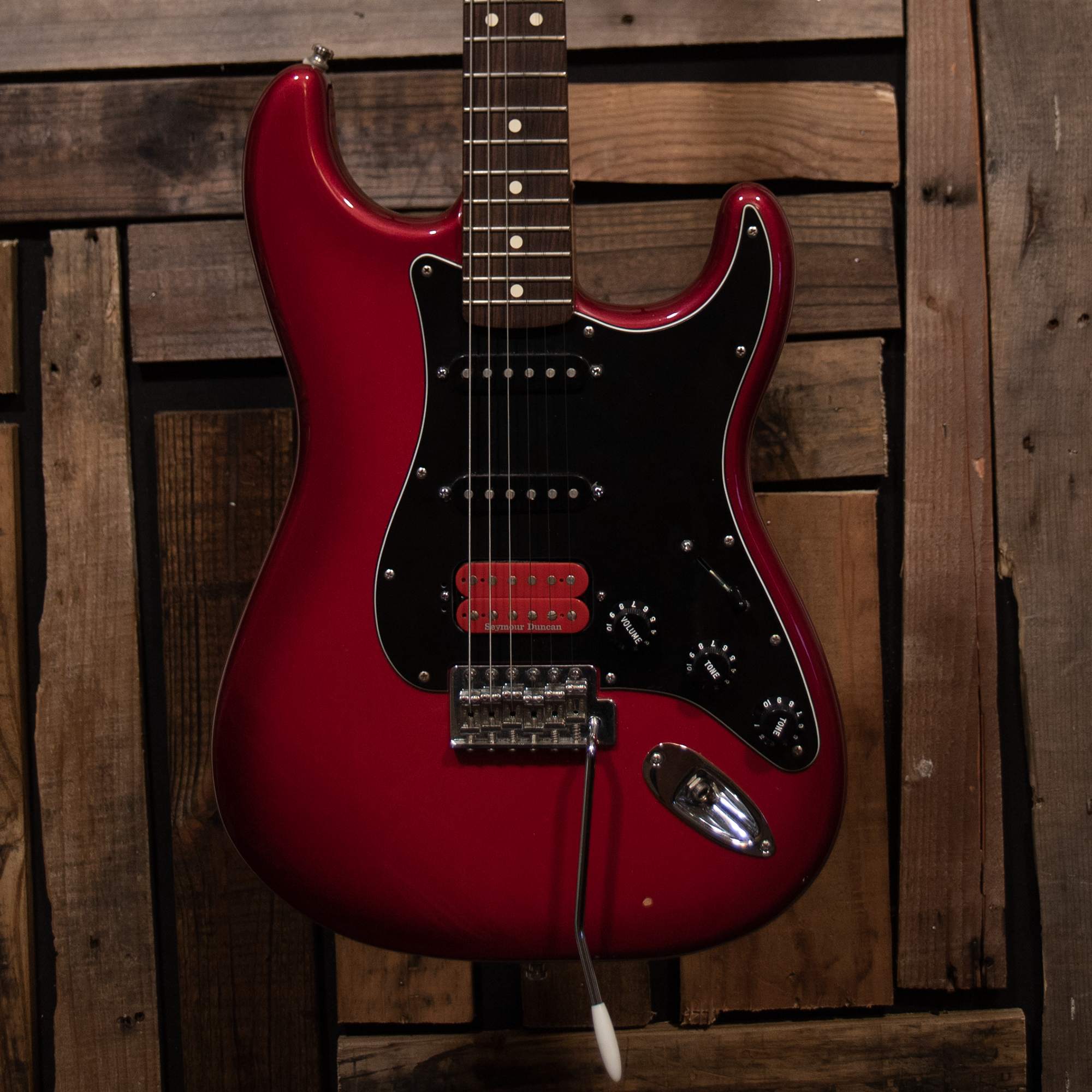 Fender Mexican Standard Stratocaster HSS FSR - Candy Red Burst