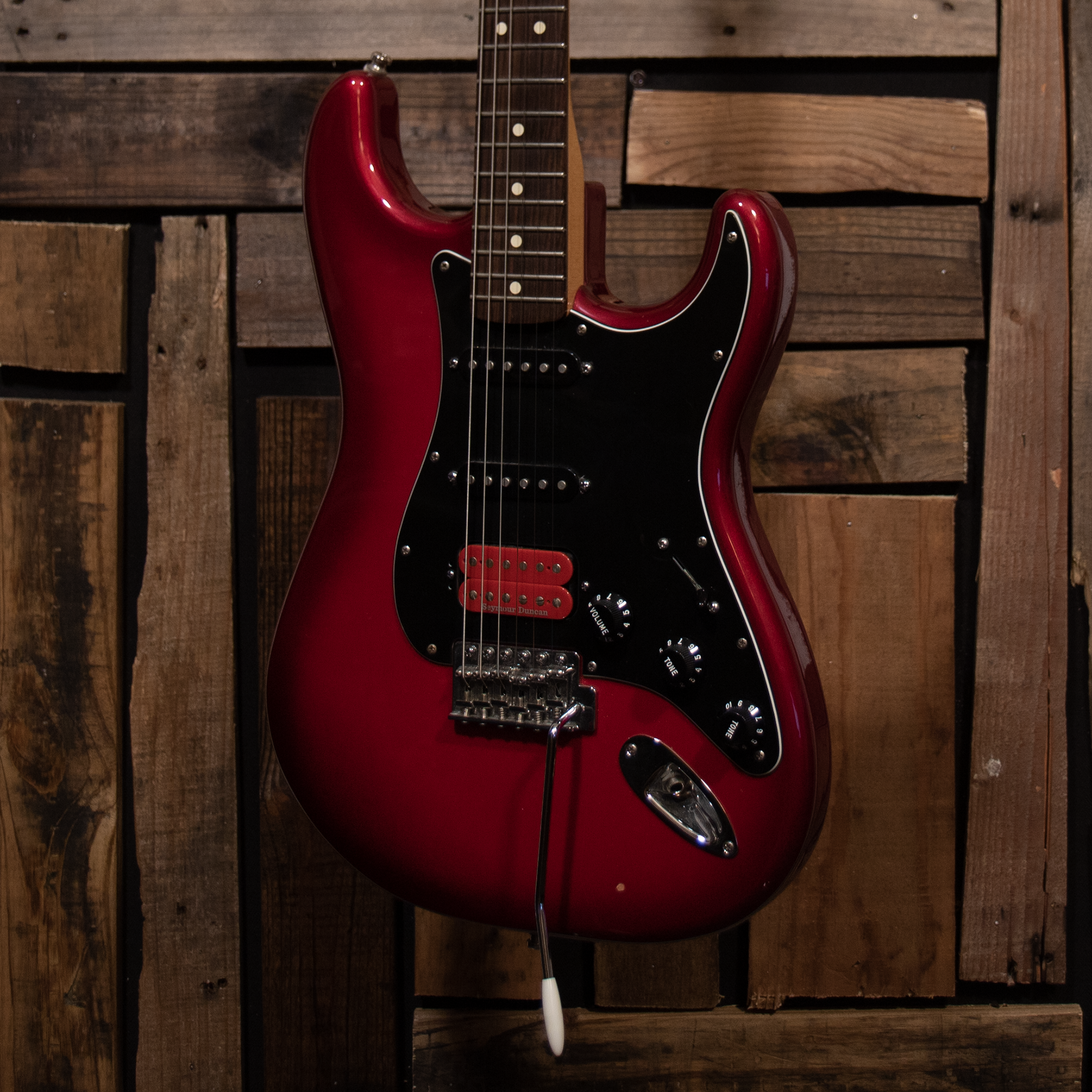 Fender Mexican Standard Stratocaster HSS FSR - Candy Red Burst