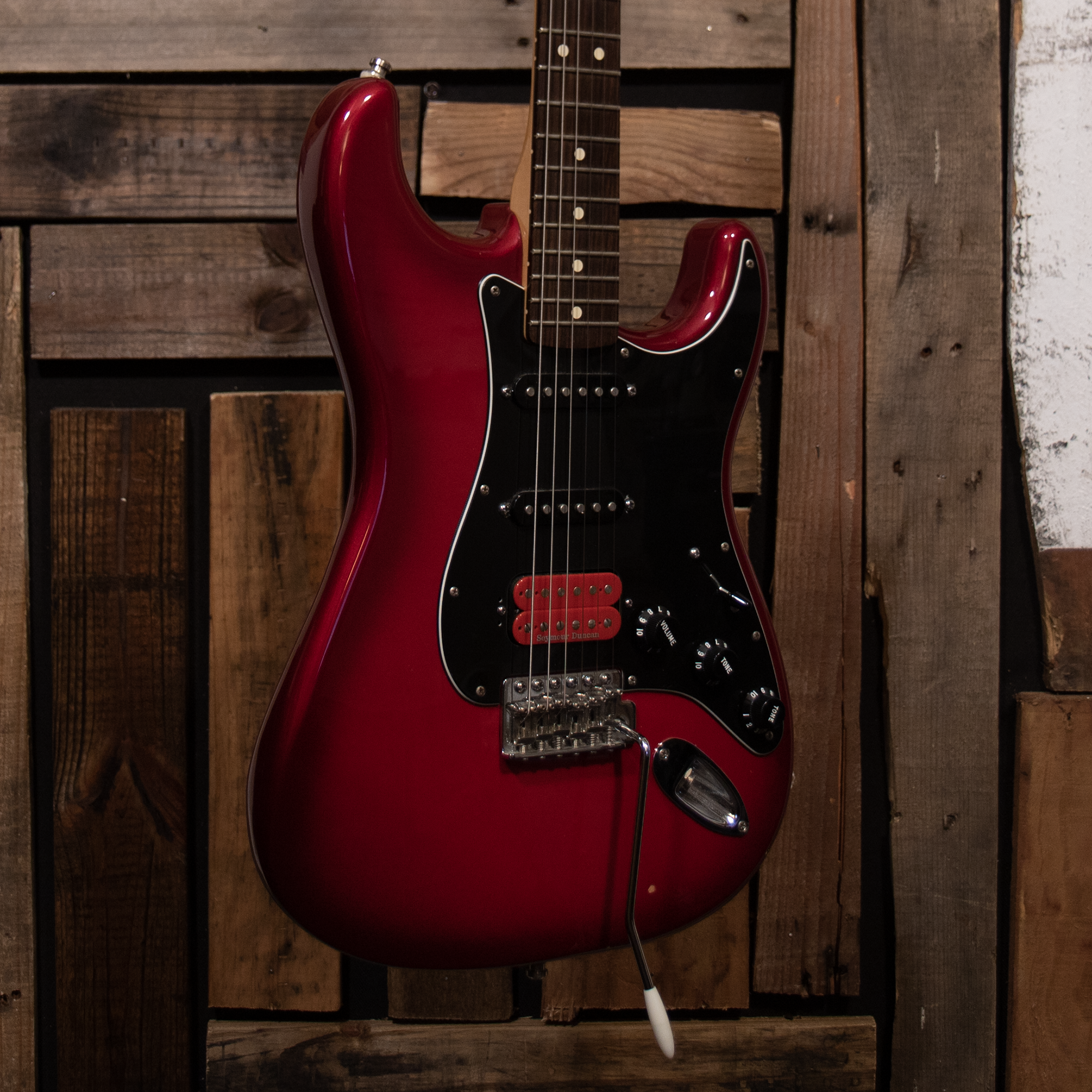 Fender Mexican Standard Stratocaster HSS FSR - Candy Red Burst
