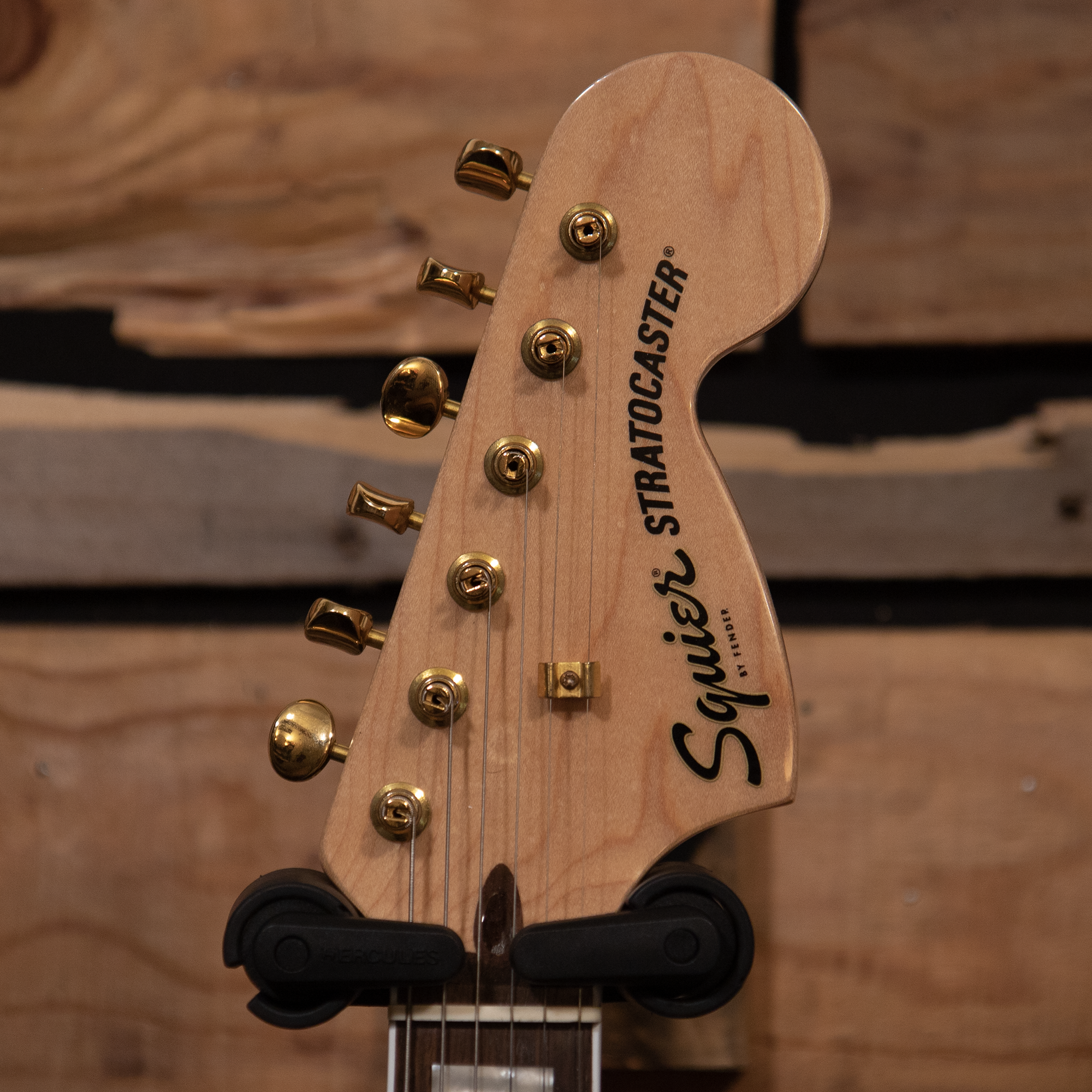 Squier 40th Anniversary Stratocaster Gold Edition - Ruby Red Metallic