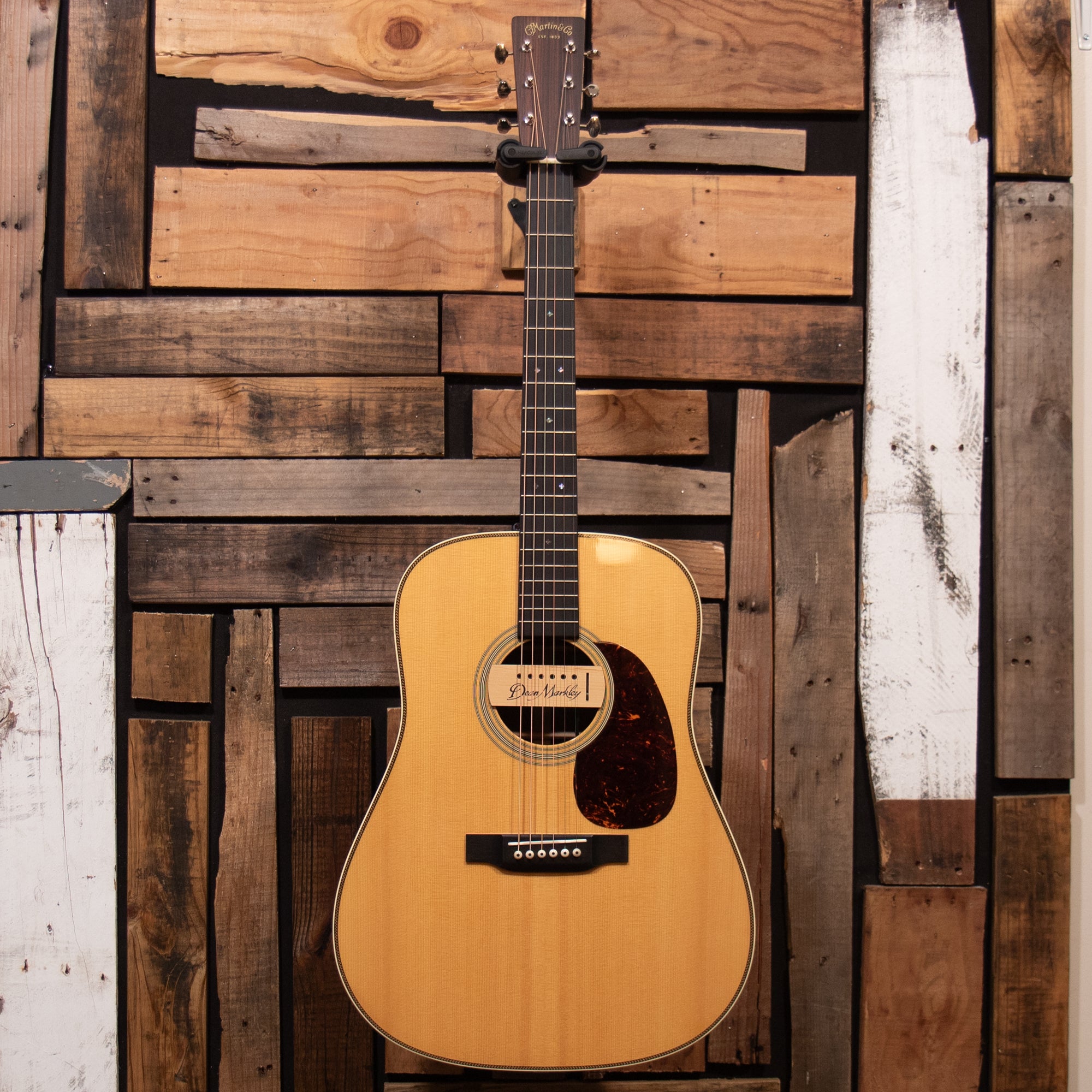 Martin HD-28 - Natural, 2020