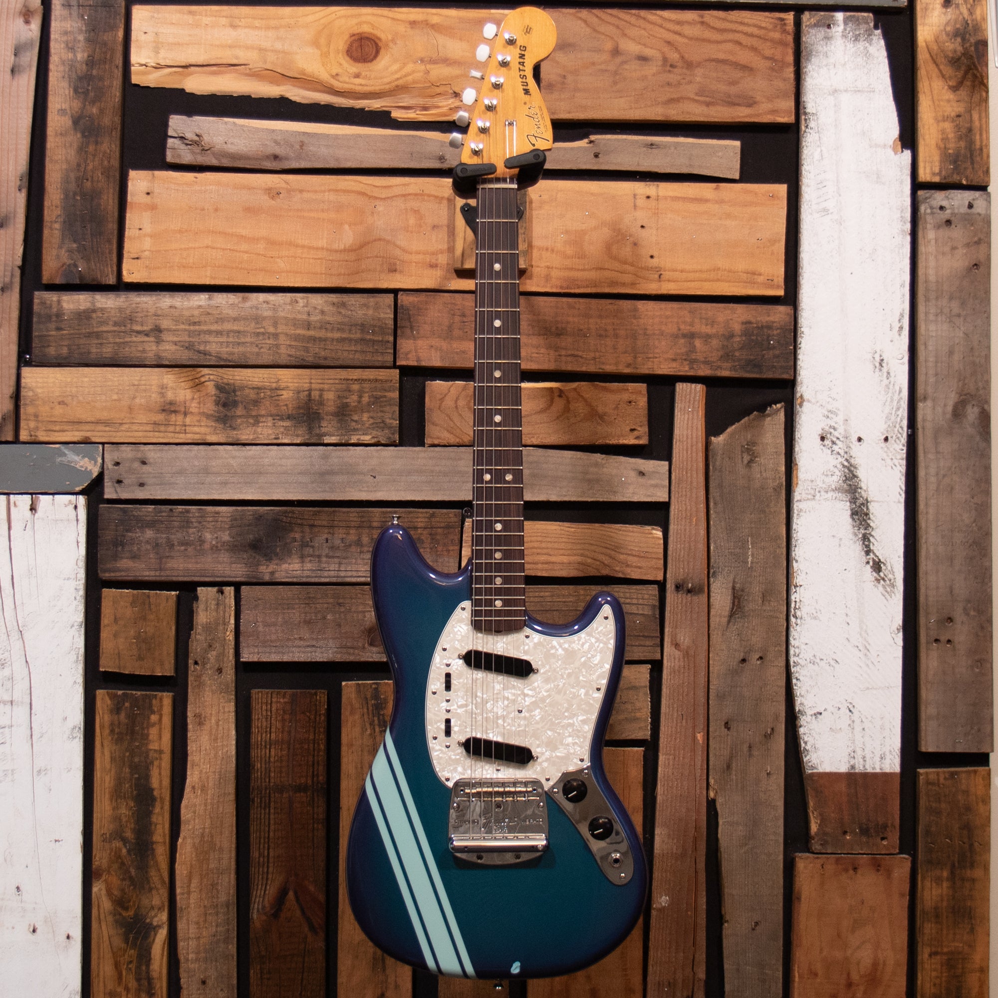 Fender Vintera II '70s Competition Mustang - Competition Burgundy, 2024