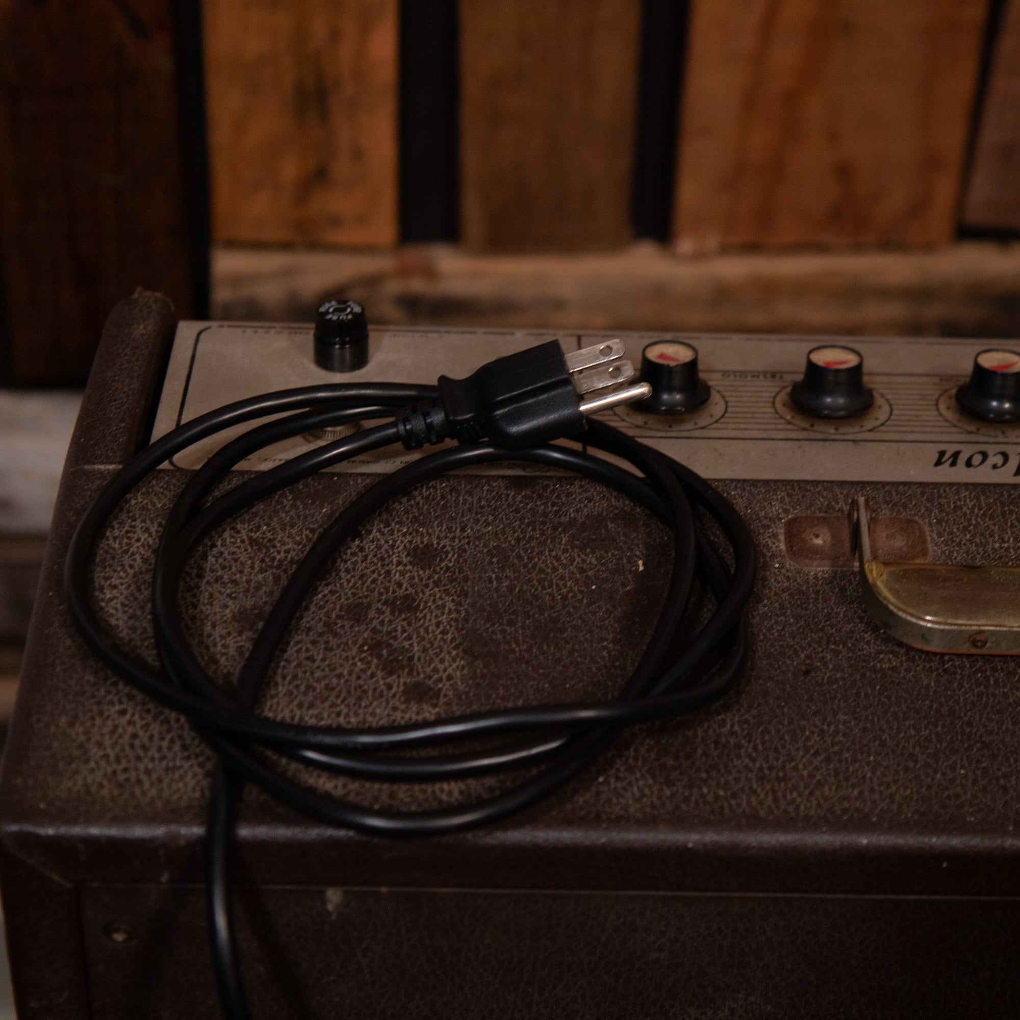 1963 Gibson GA-19RVT Falcon