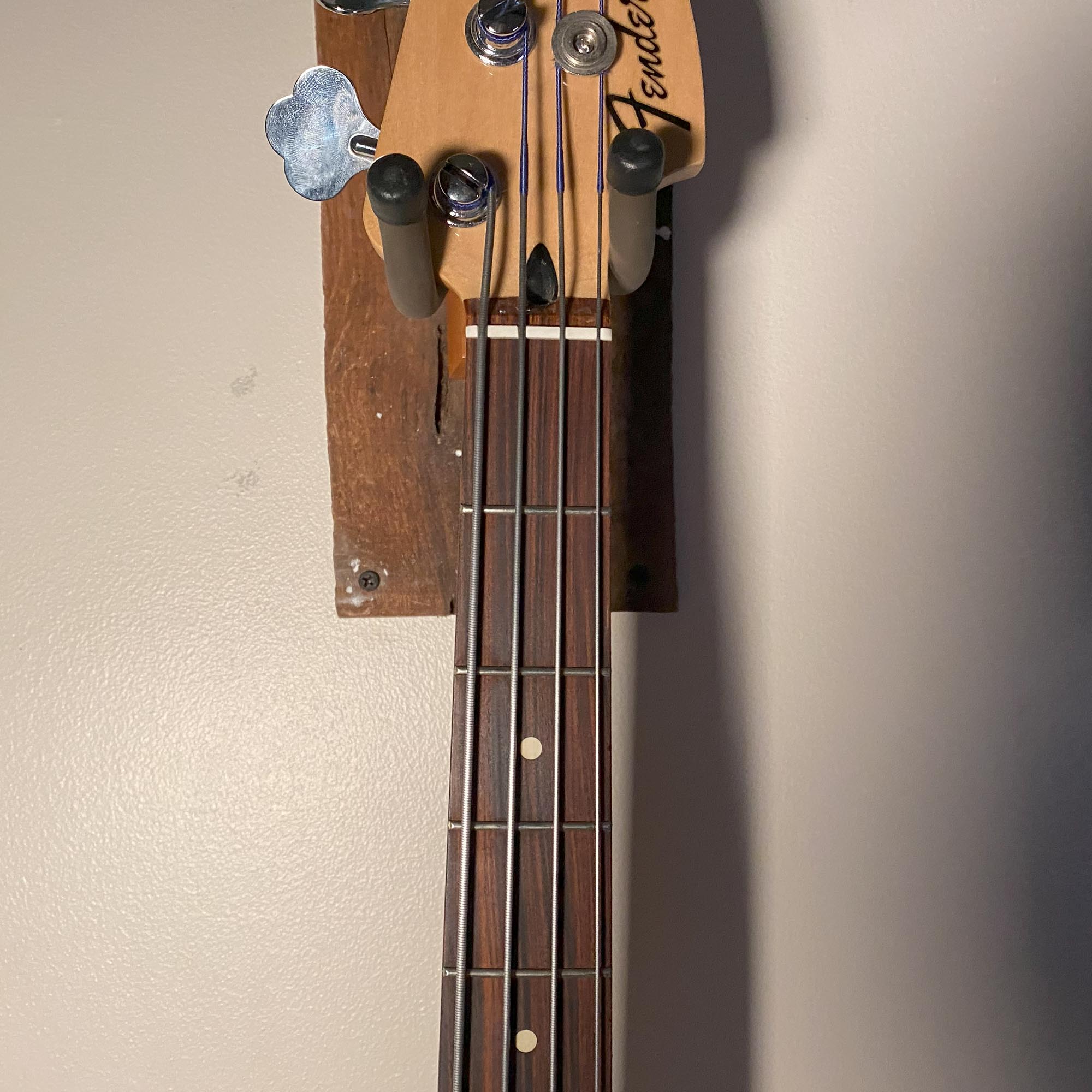 Fender Standard P Bass 2017 w/ HSC - Sunburst