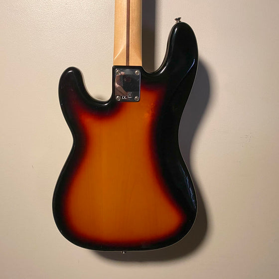 Fender Standard P Bass 2017 w/ HSC - Sunburst