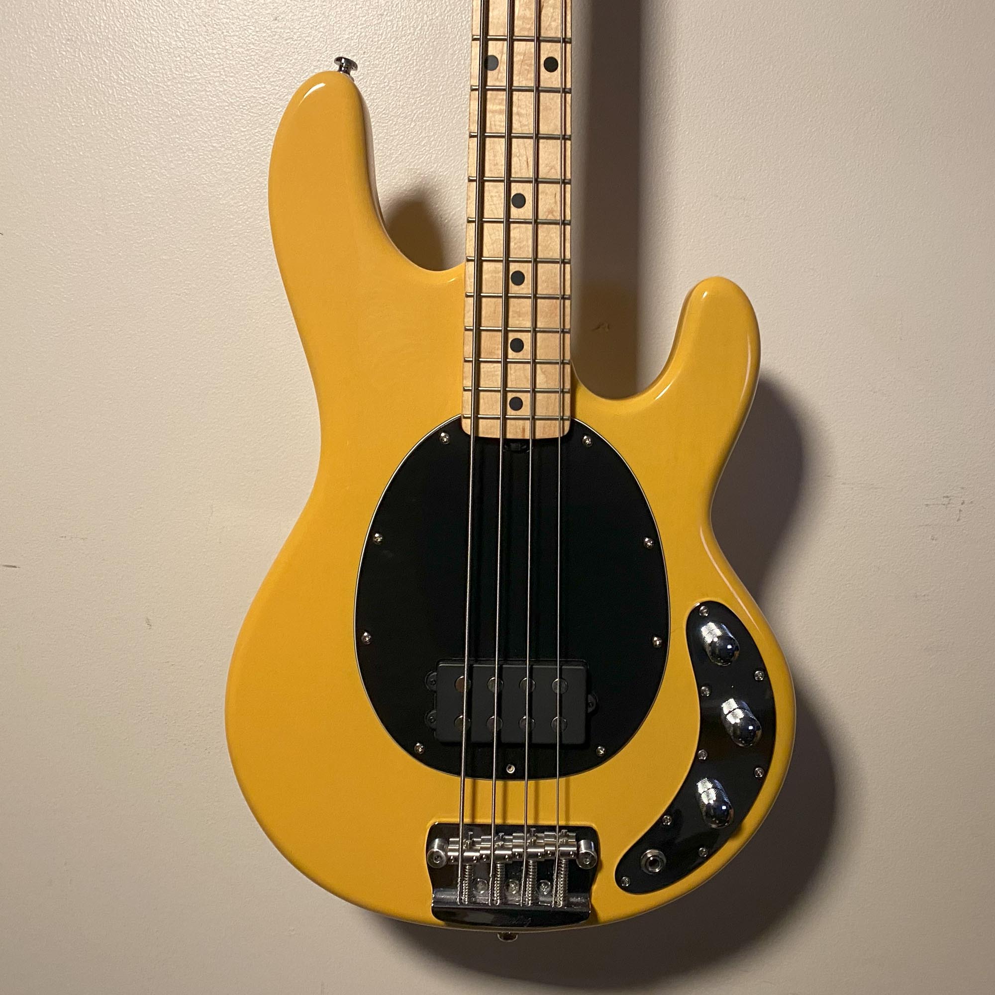 Sterling StingRay Classic Ray24CA - Butterscotch