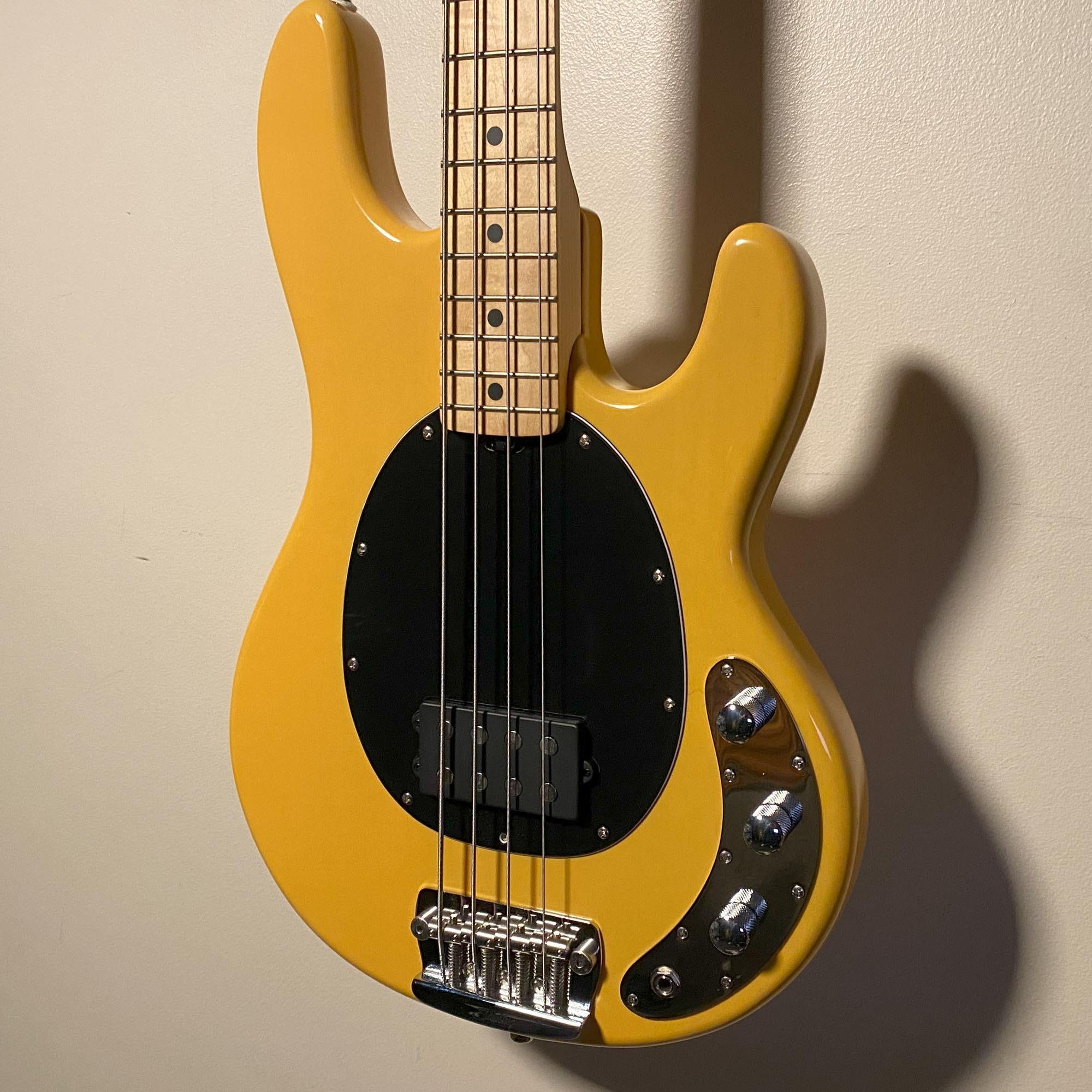 Sterling StingRay Classic Ray24CA - Butterscotch