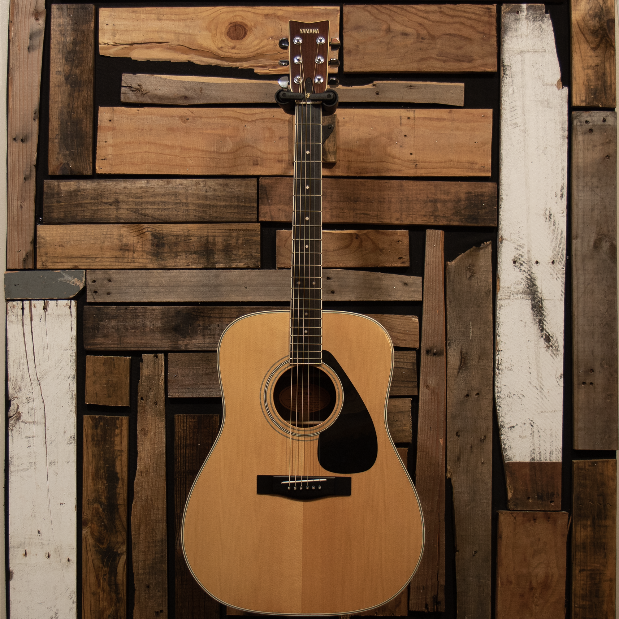 Yamaha FG-301B