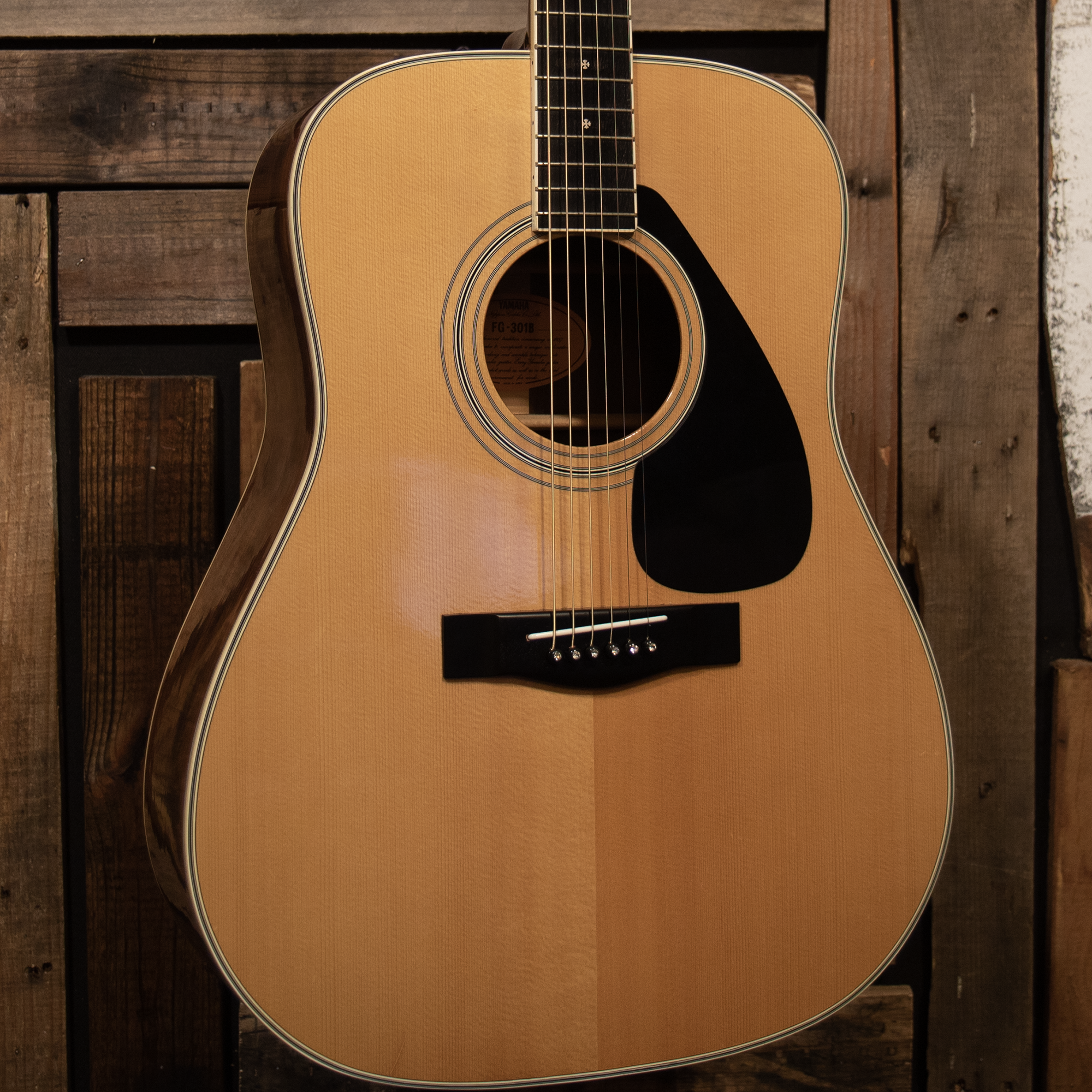 Yamaha FG-301B