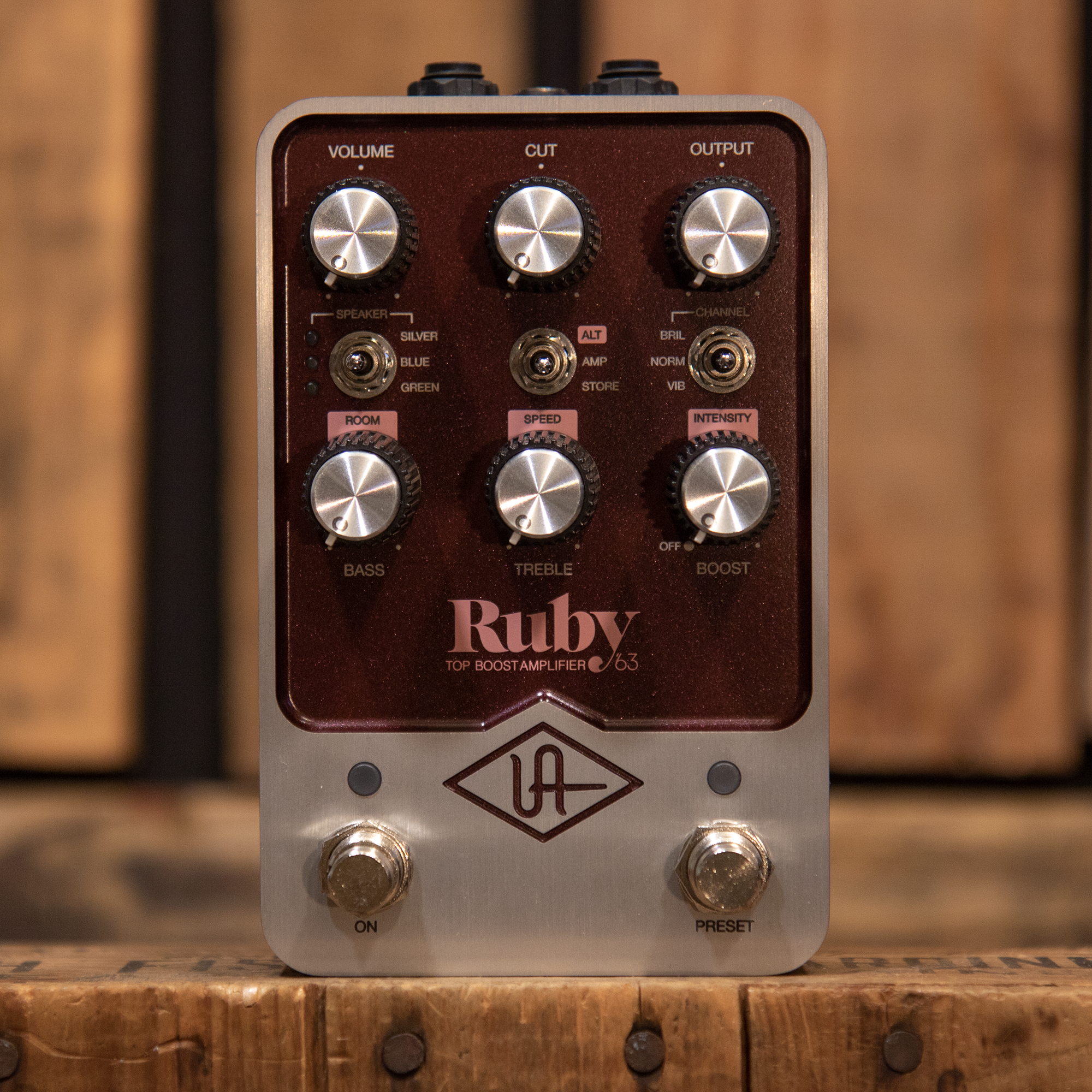 Universal Audio Ruby '63 Top Boost Amplifier Pedal