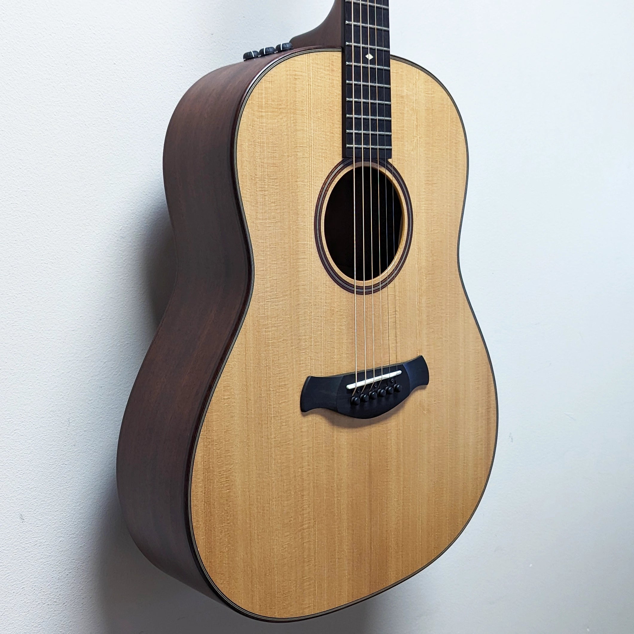 Taylor 517e Builder's Edition Acoustic-Electric Guitar