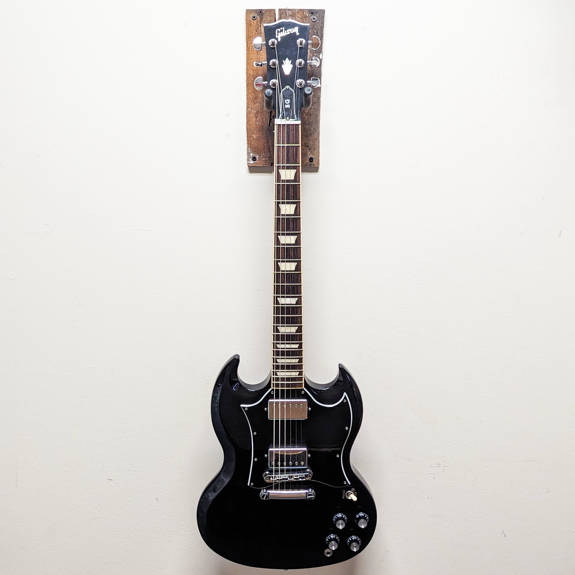 Gibson SG Standard Electric Guitar Black 2021 w/Gig Bag