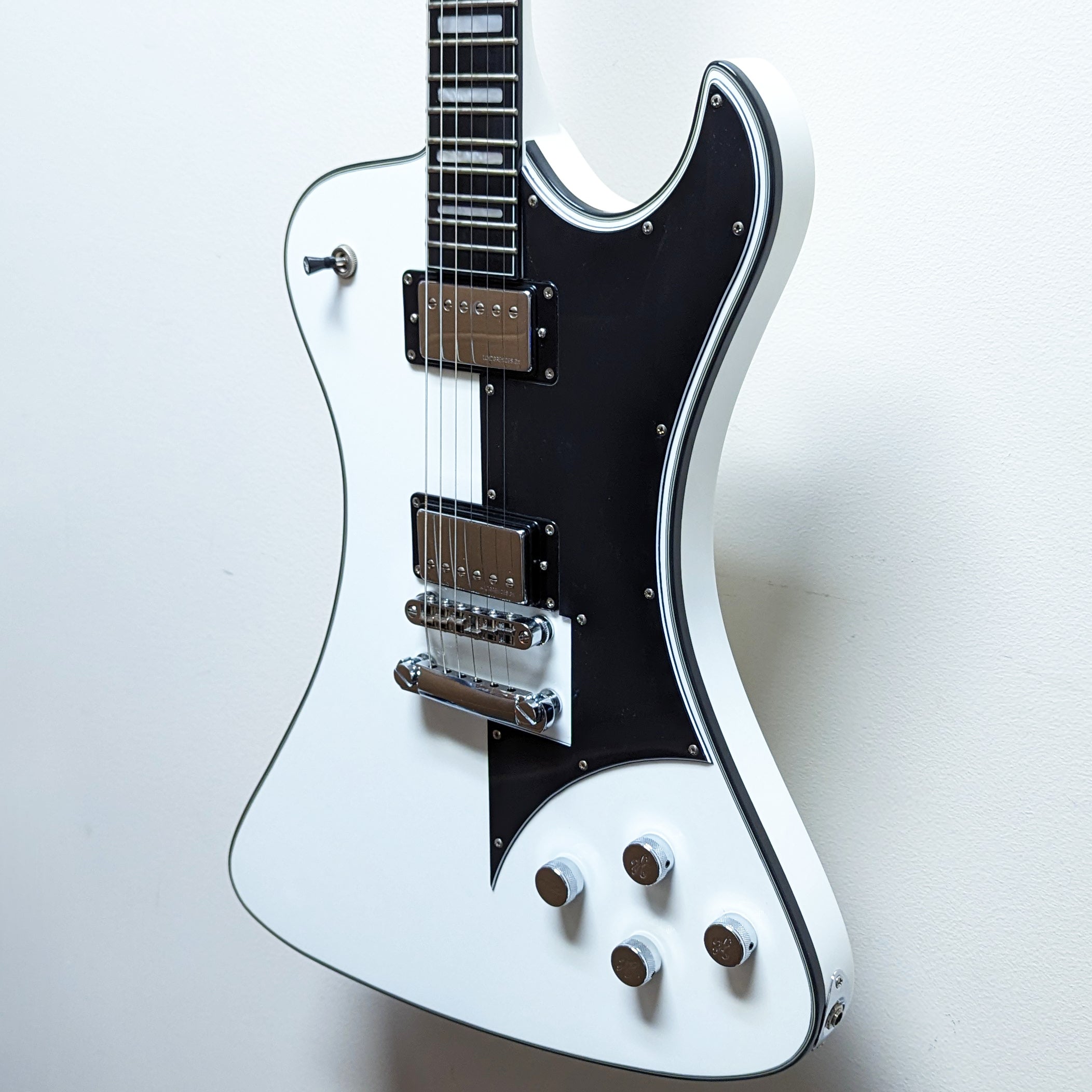 Hagstrom Fantomen Electric Guitar White Gloss w/Gig Bag