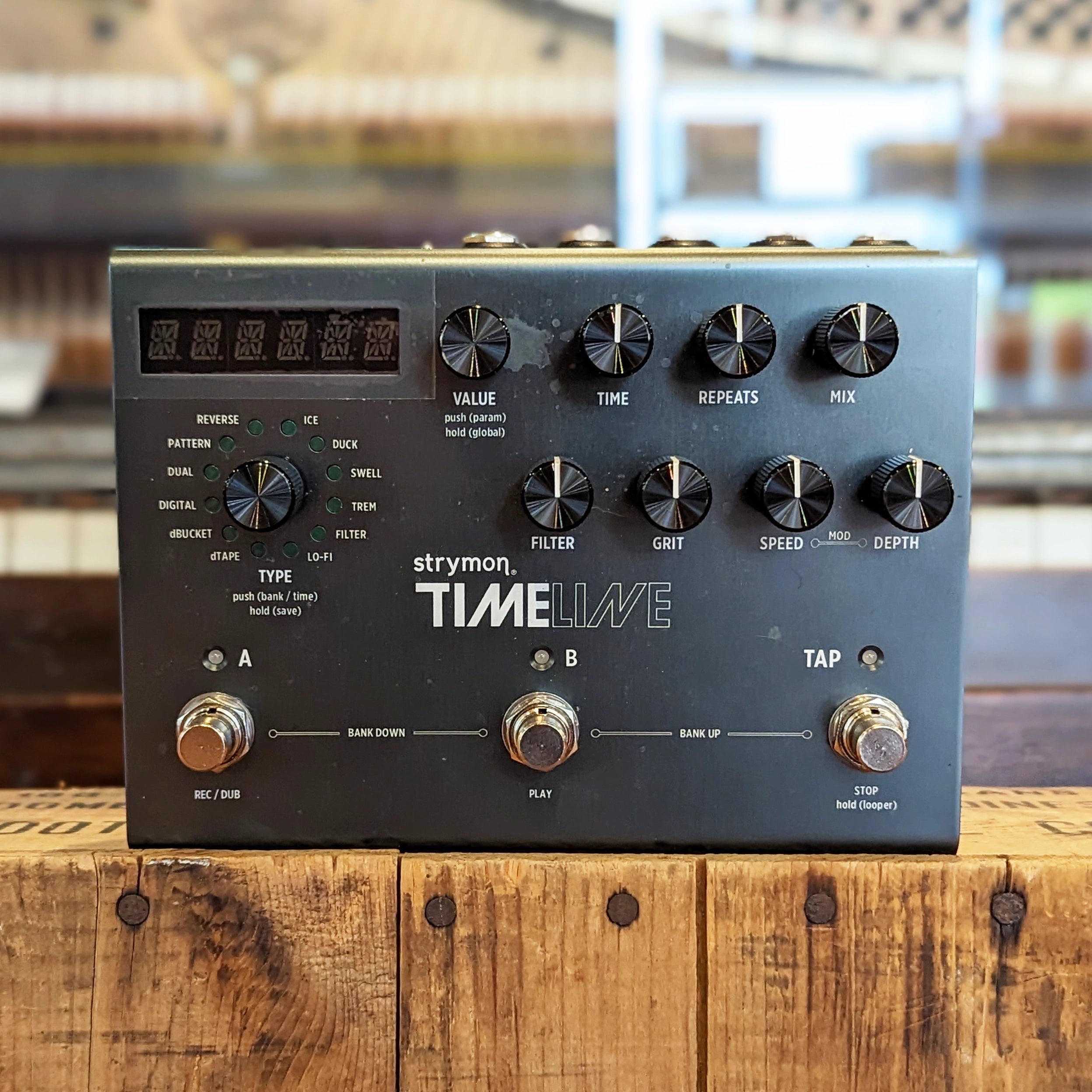 Strymon Timeline Delay Pedal w/ Box