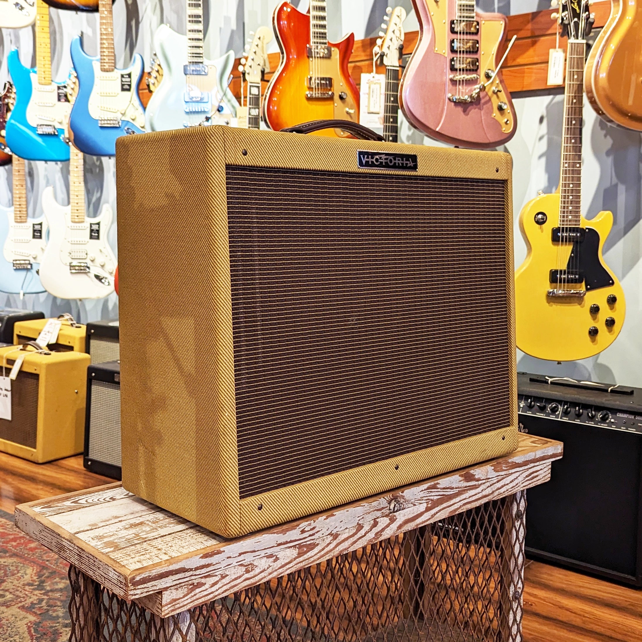 Victoria Double Deluxe Electric Guitar Amp