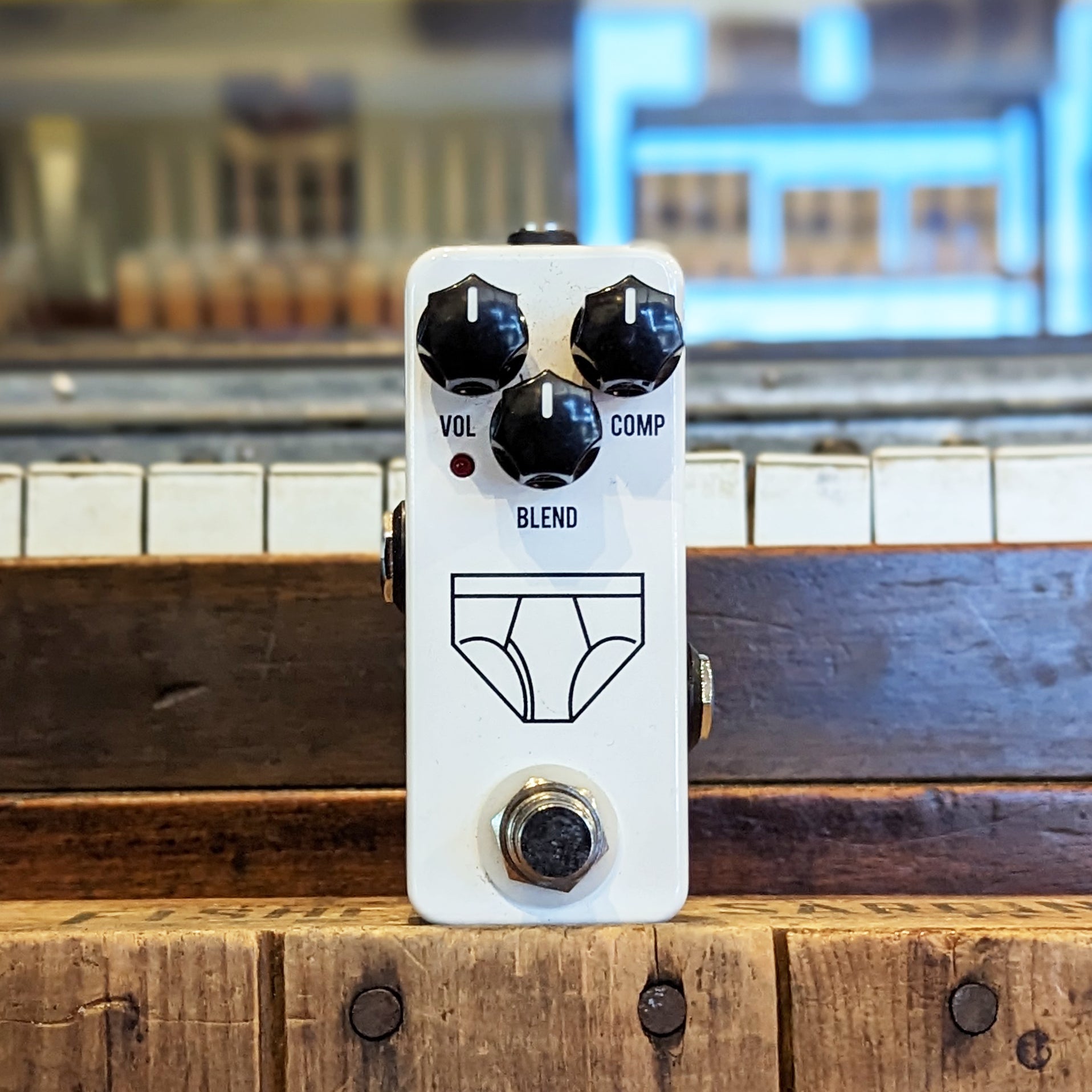 JHS Whitey Tighty Mini Compressor Pedal