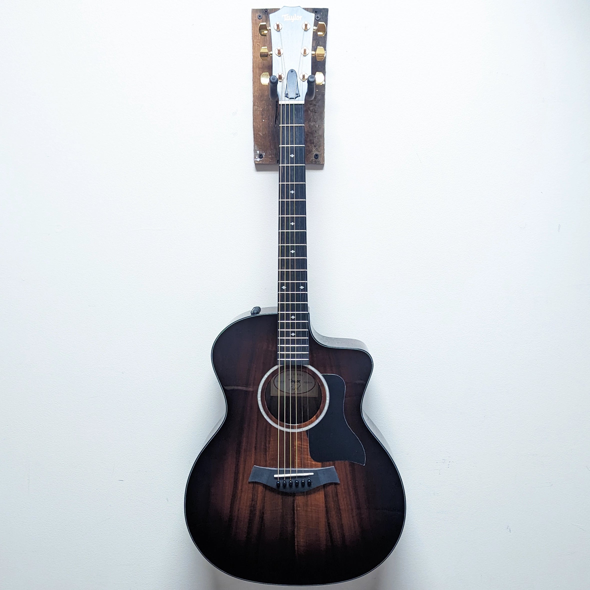 Taylor 224ce Koa Deluxe Acoustic-Electric Guitar w/OHSC *B-stock*