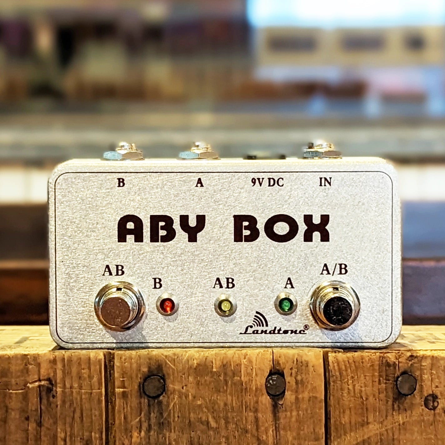 Live Wire Solutions ABY Switcher Box